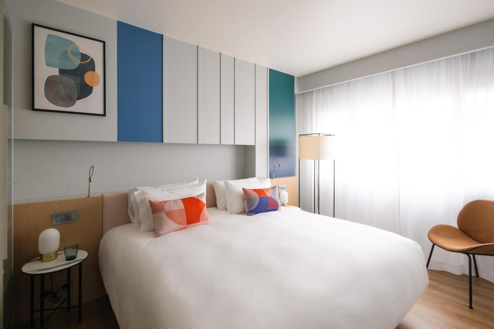 Premium King Room - Photo 4