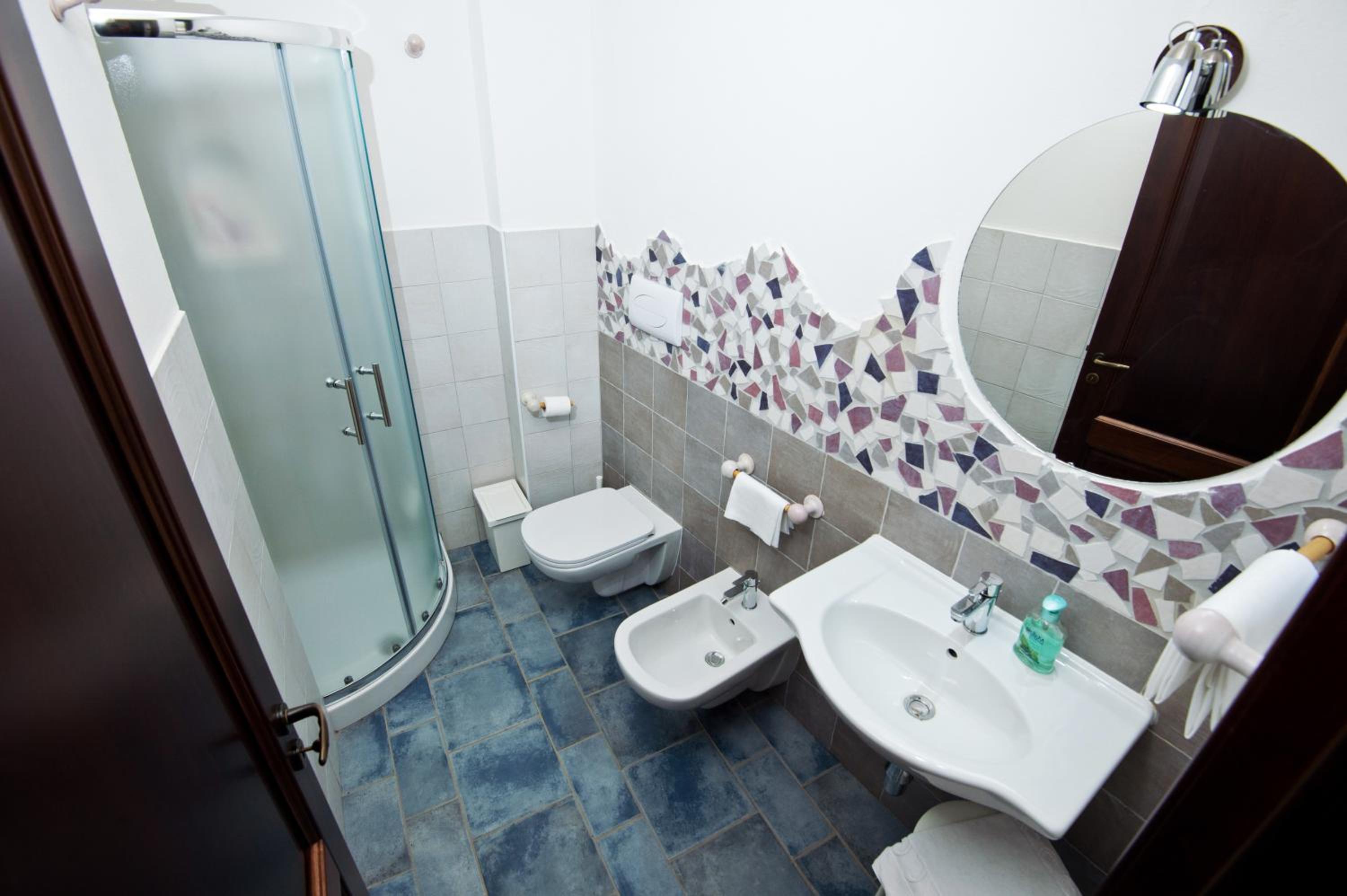 Deluxe Triple Room photo 3