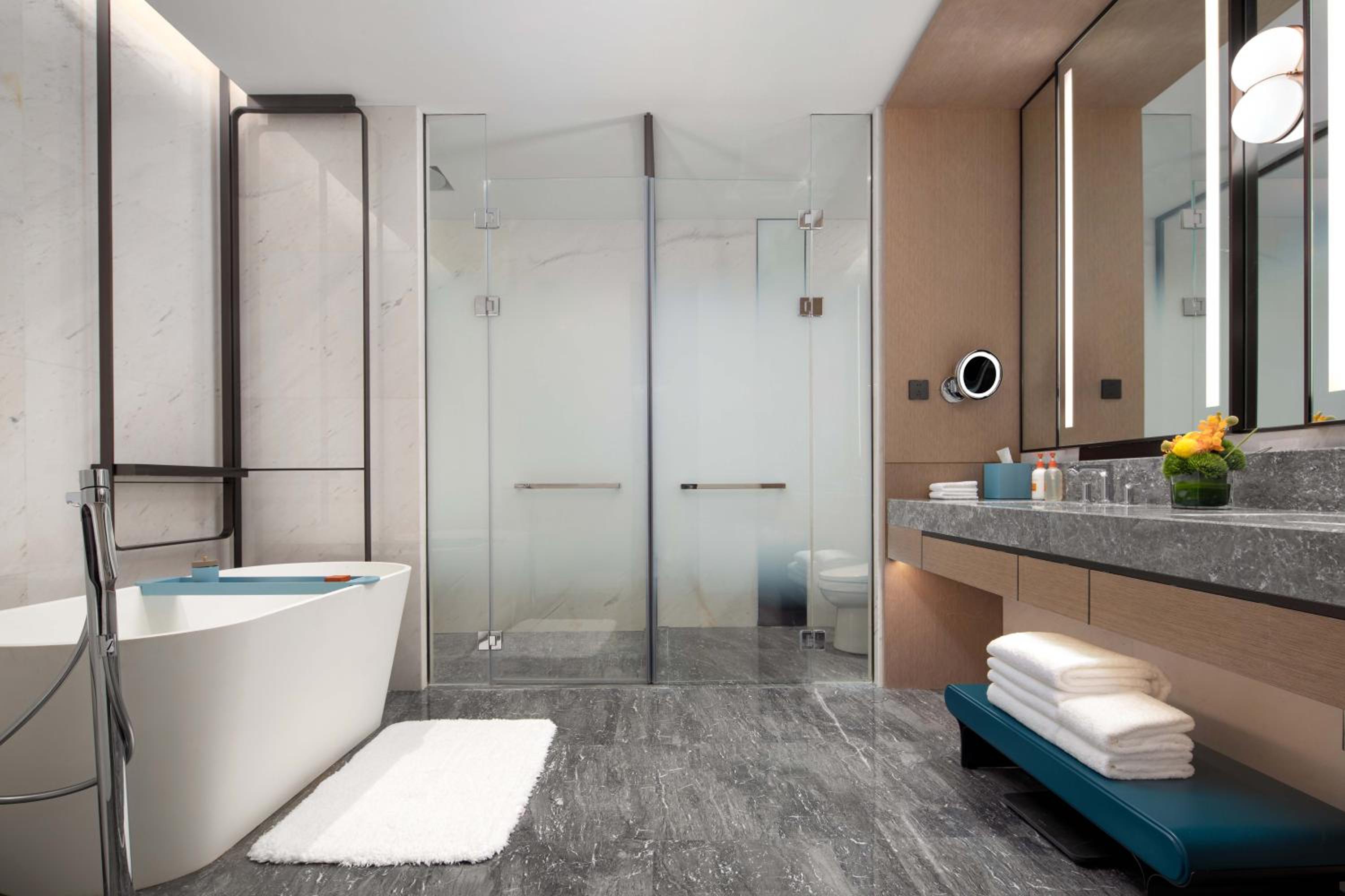 One-Bedroom King Suite photo 3