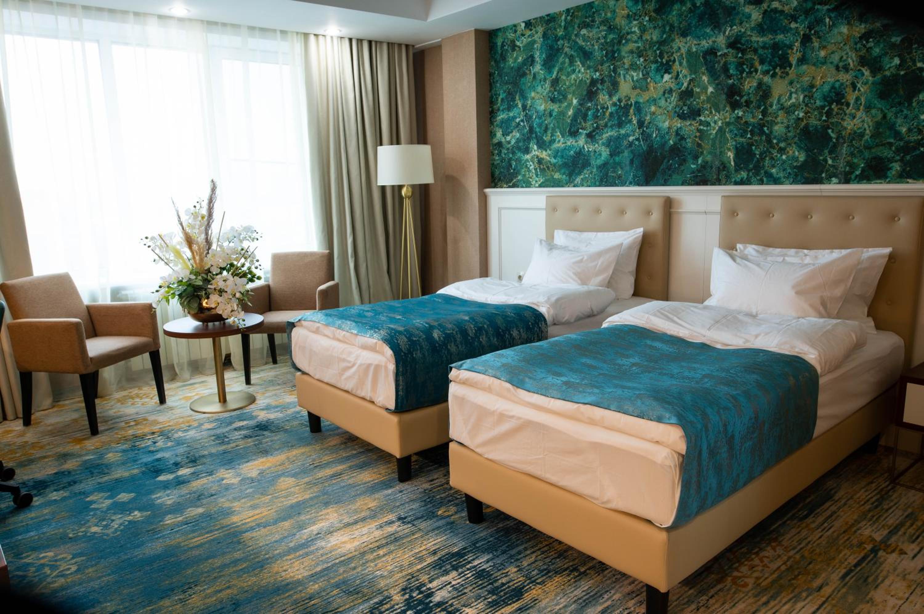 Premier Twin Room - Non-Smoking - Photo 3