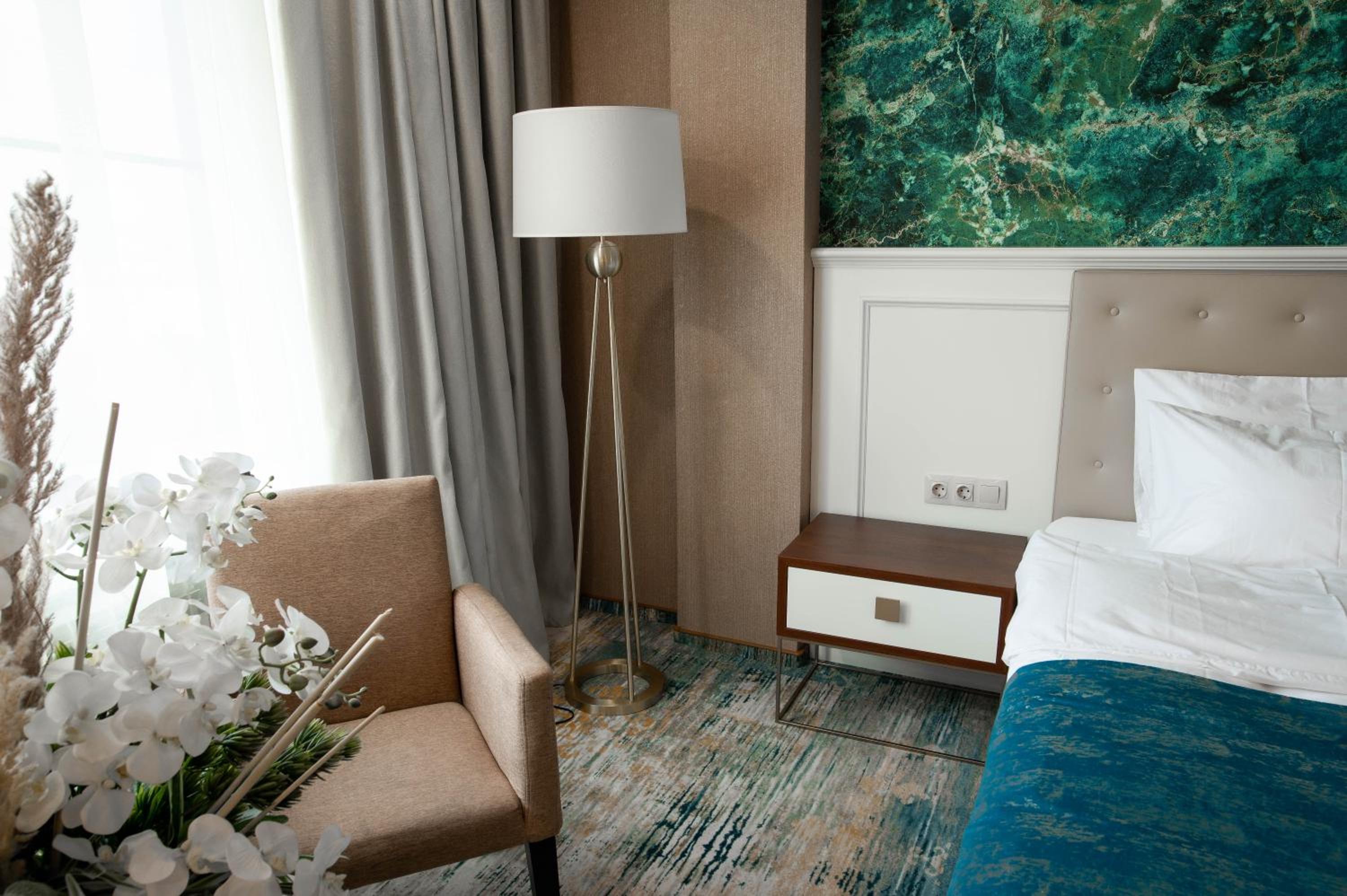 Premier Twin Room - Non-Smoking - Photo 1