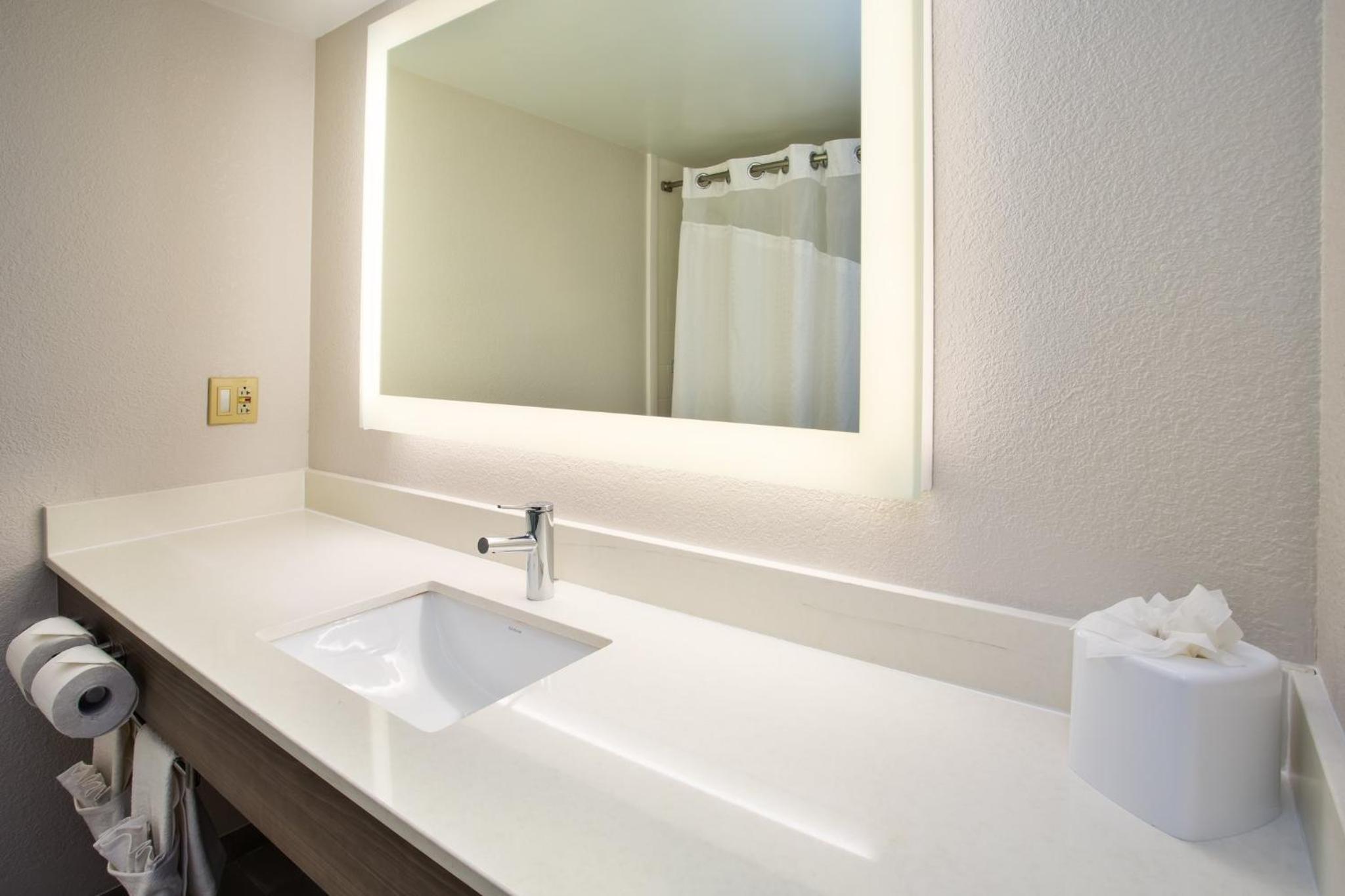 Standard Room - Photo 13
