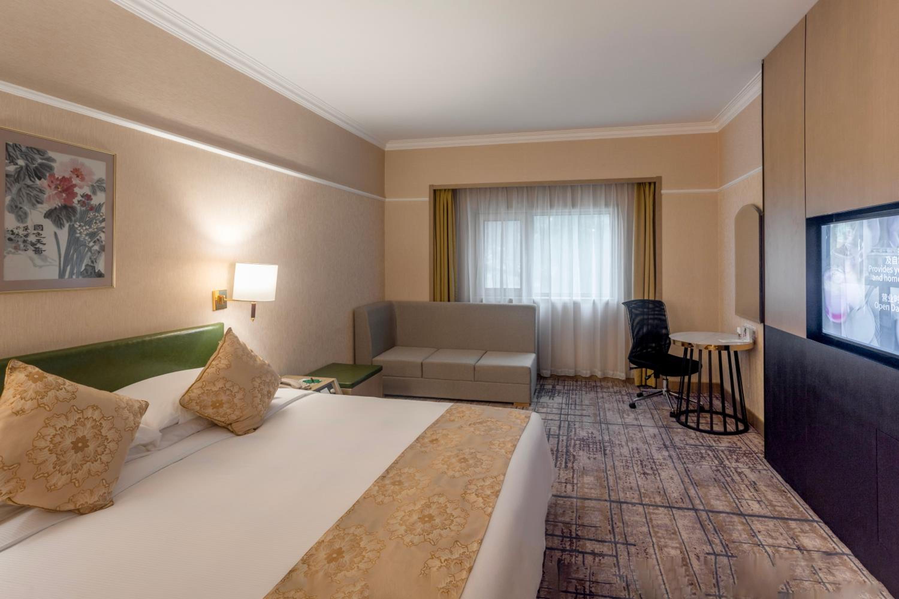 Standard King Room with Garden View - Photo 4