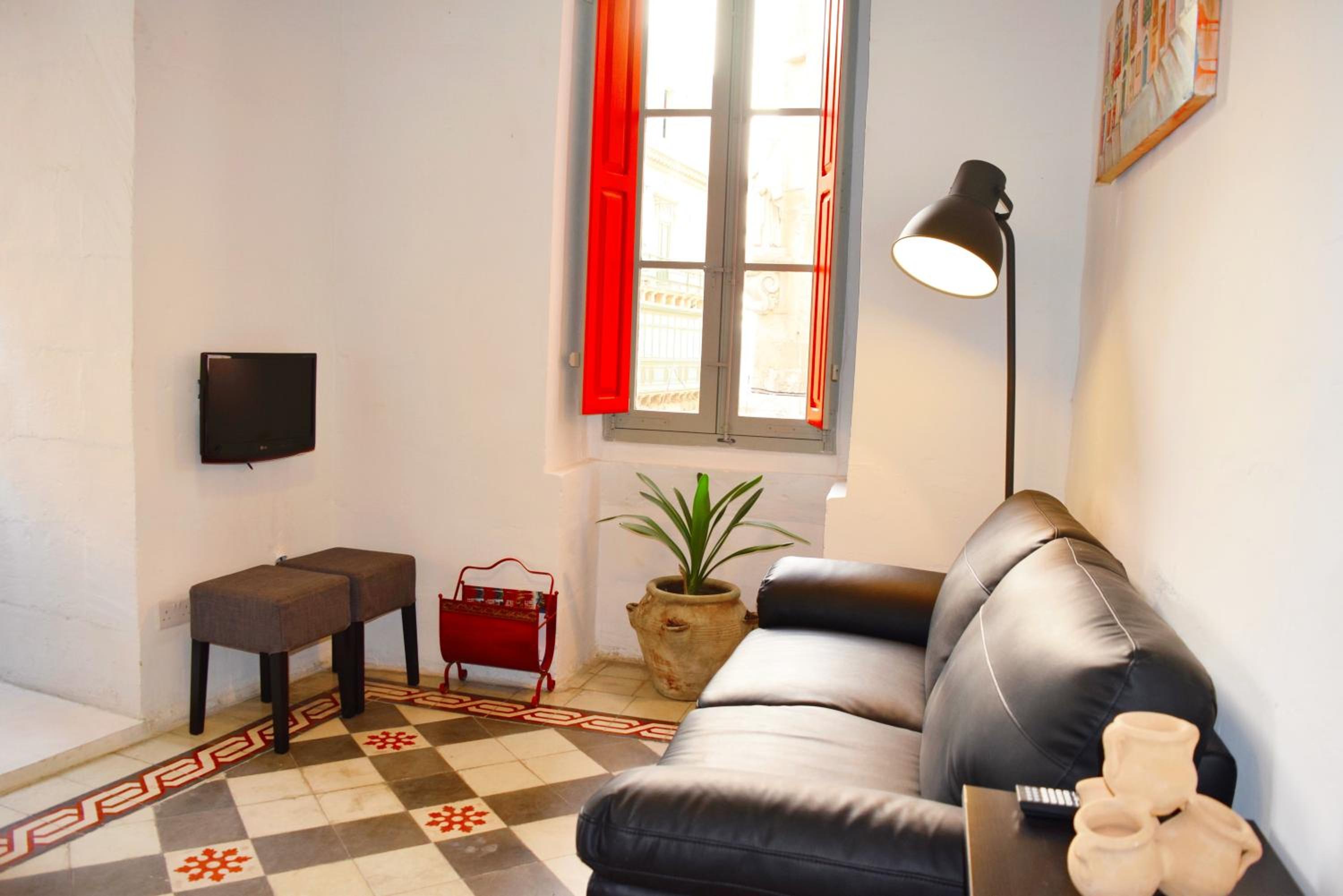 Two-Bedroom Townhouse - Photo 25