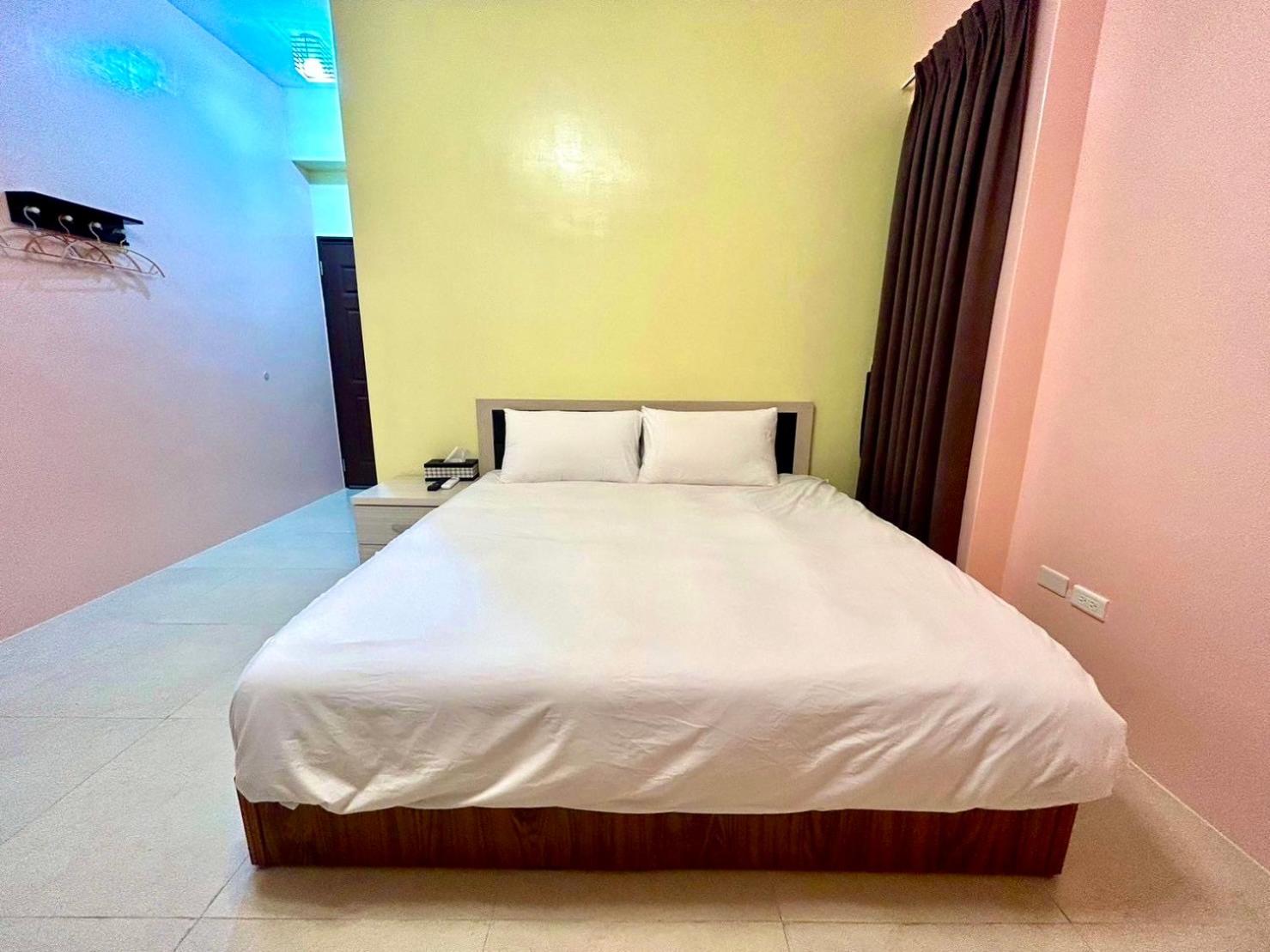 Queen Room with Balcony photo 3