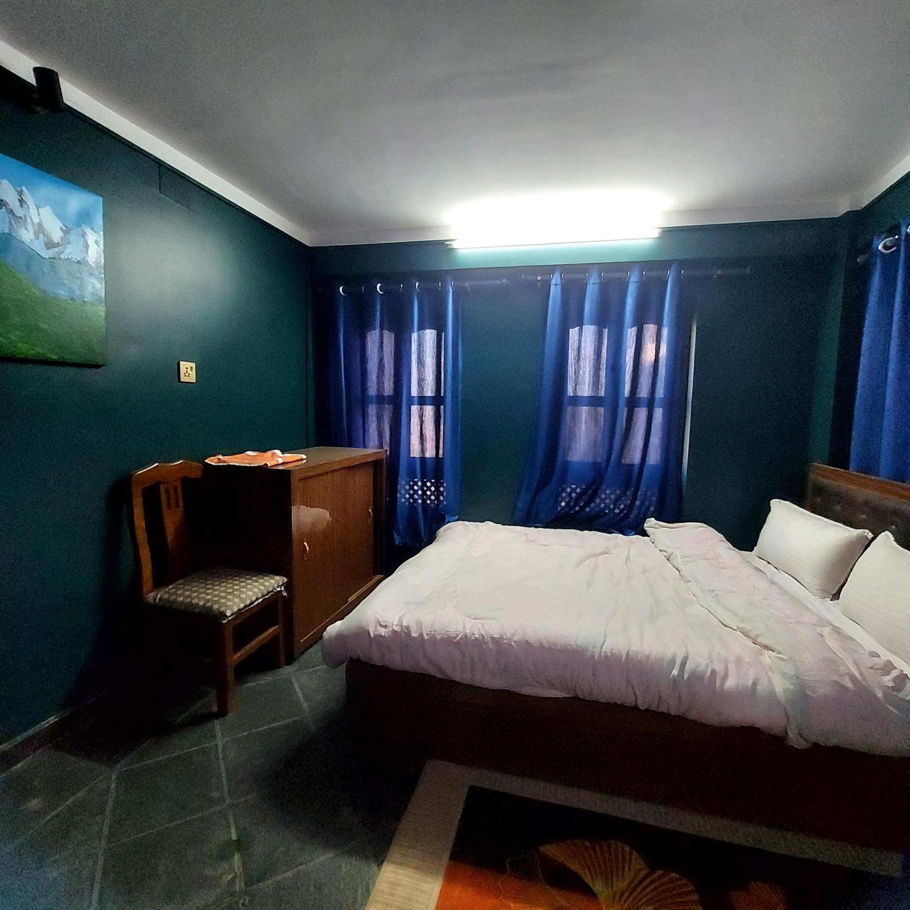 Single Room with Private Bathroom photo 3