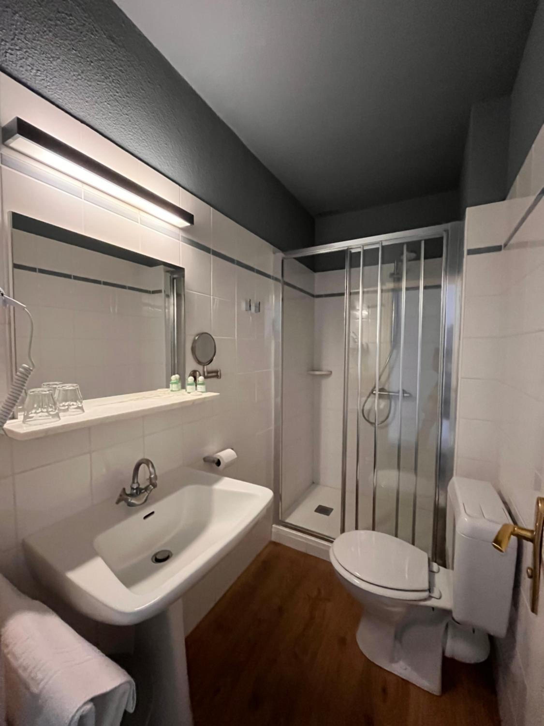 Twin Room with City View photo 3