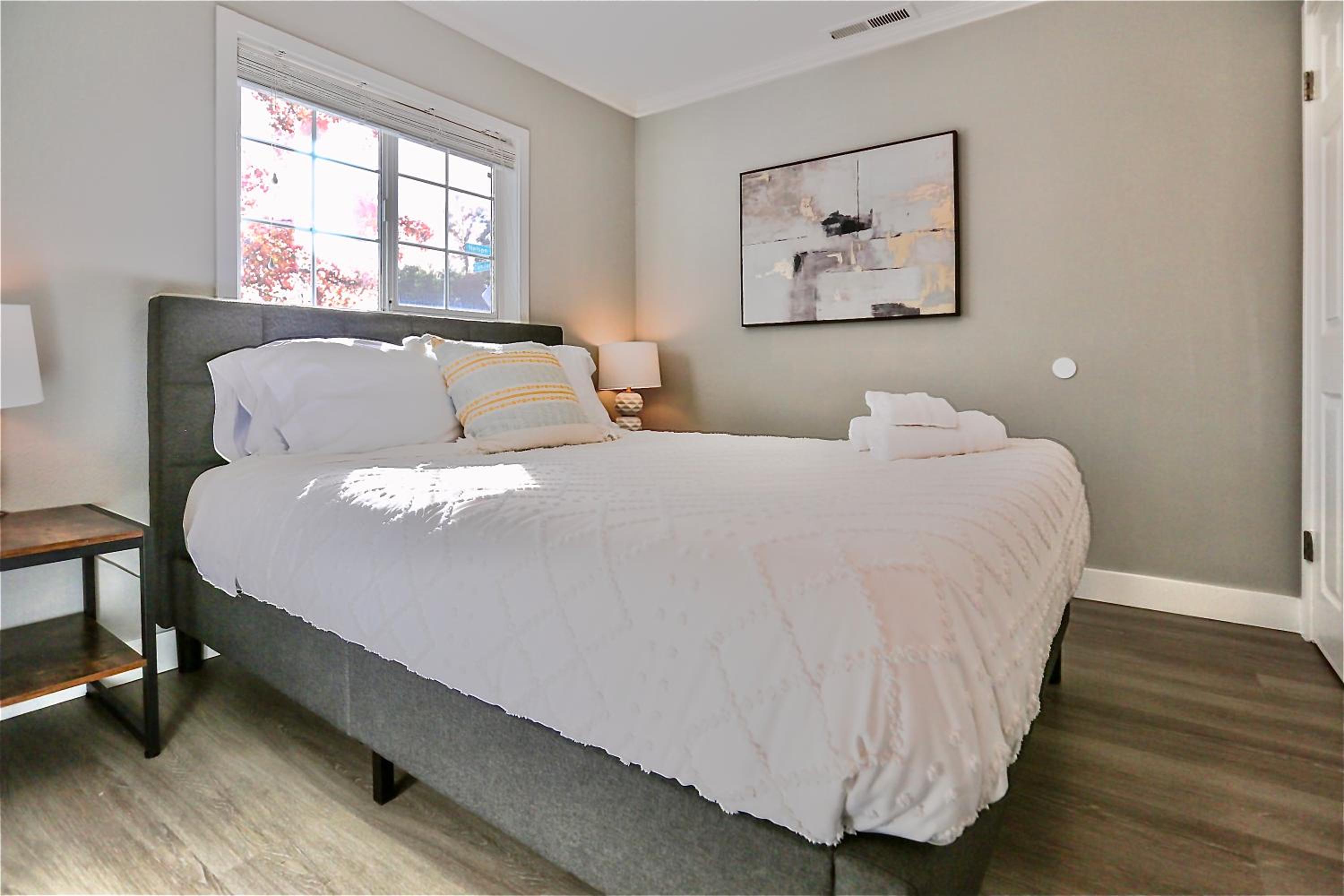 Four-Bedroom House photo 2
