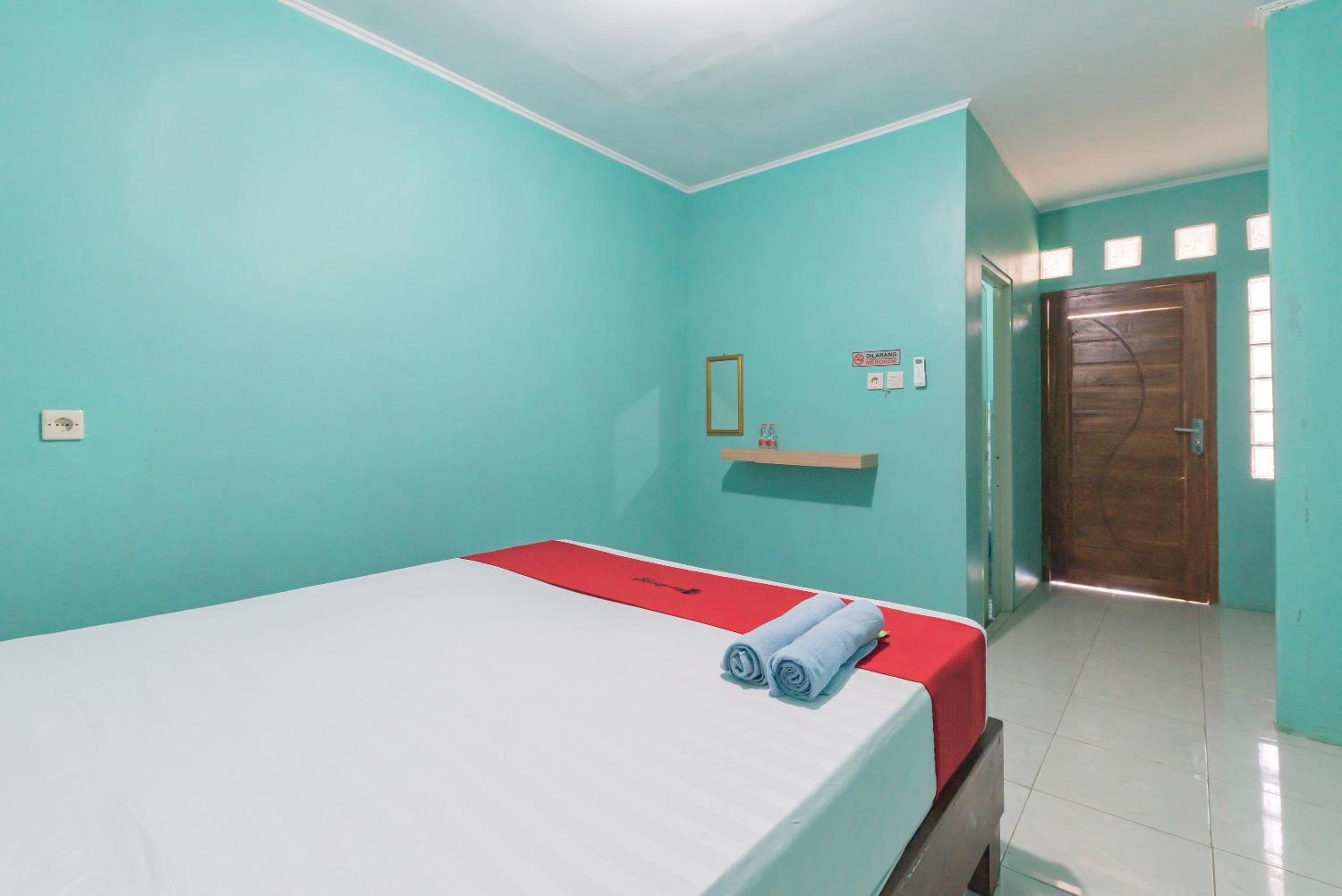 Standard Double Room with Fan - Photo 4