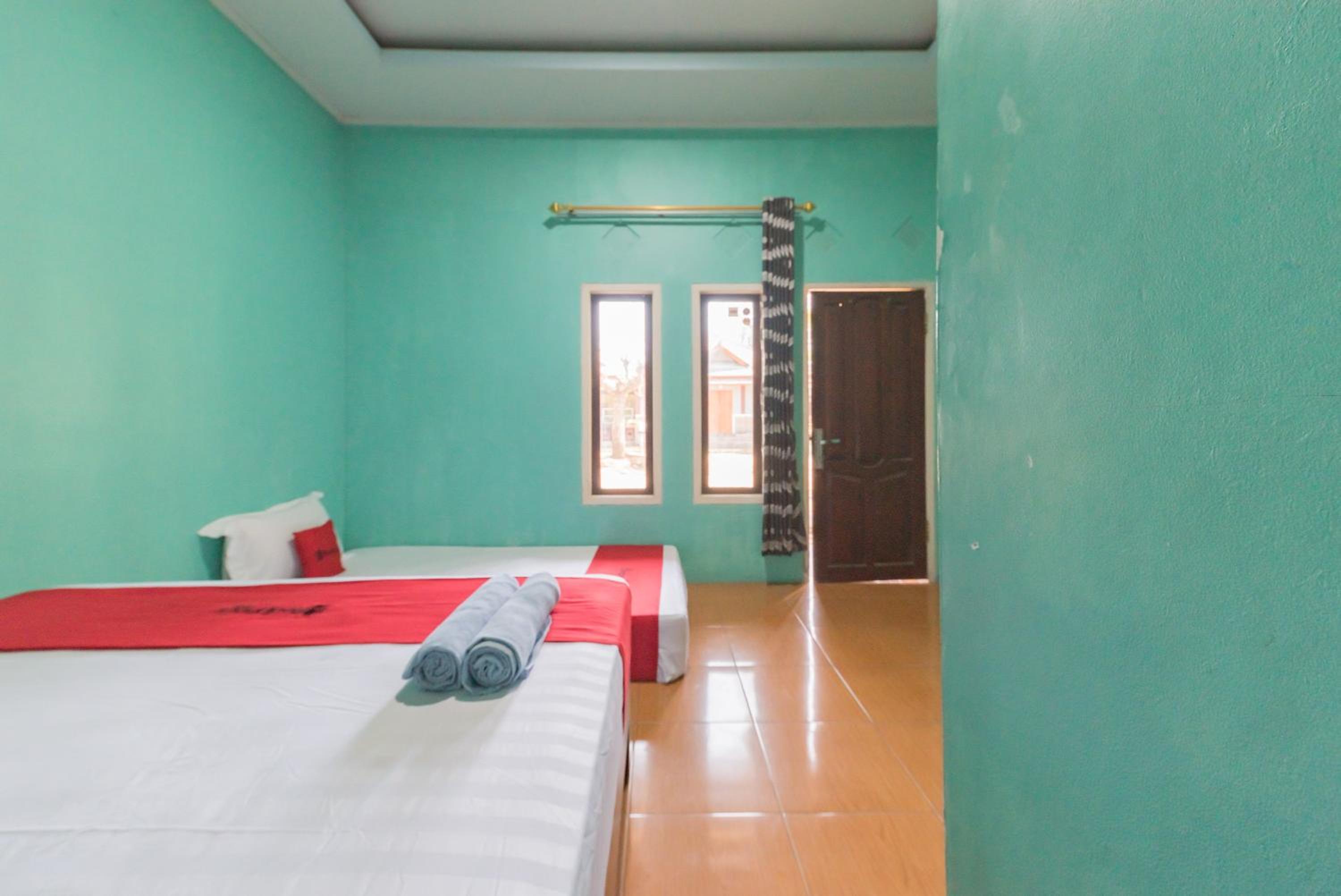Family Room - Photo 8