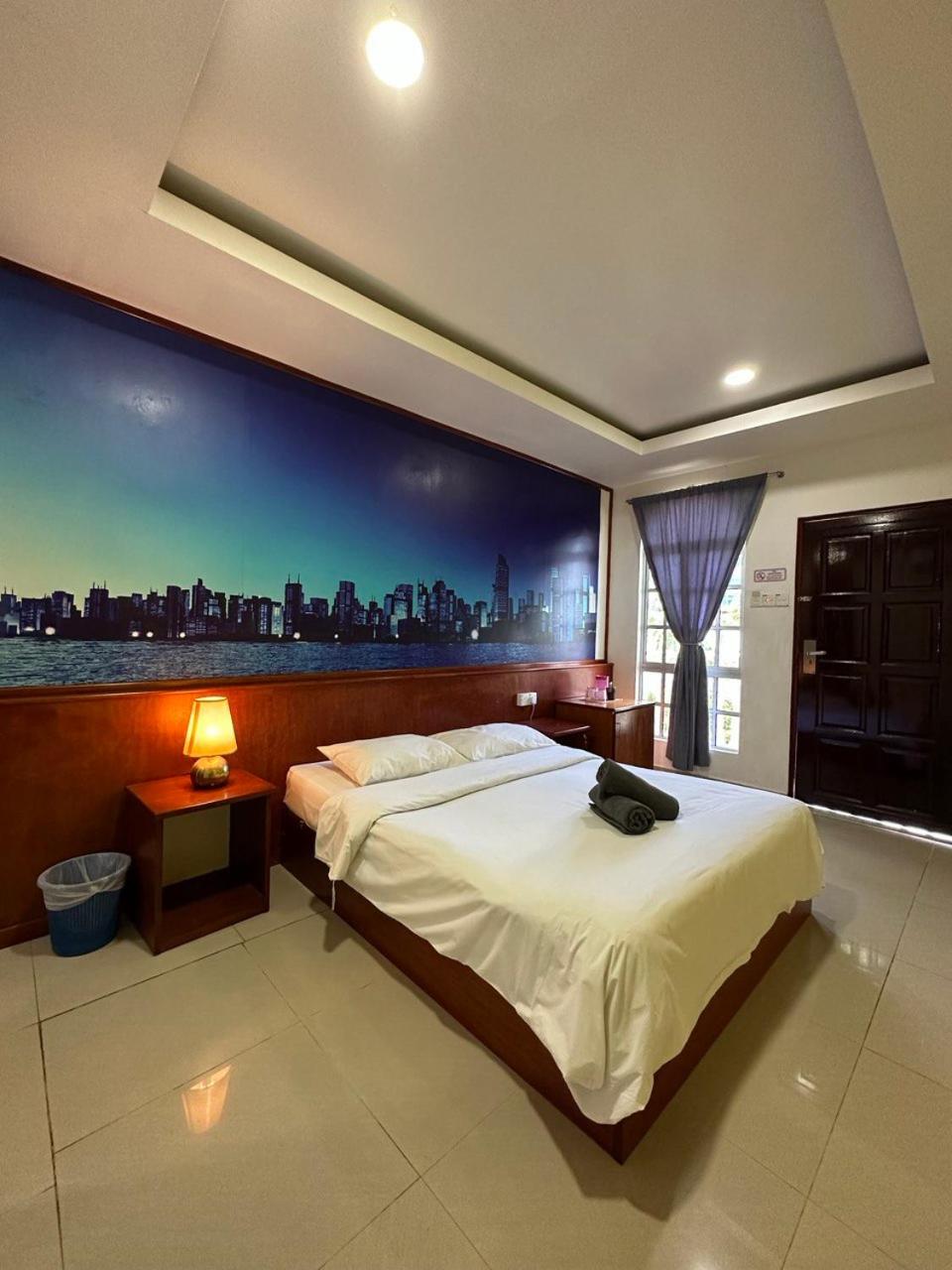 Budget Double Room - Photo 3