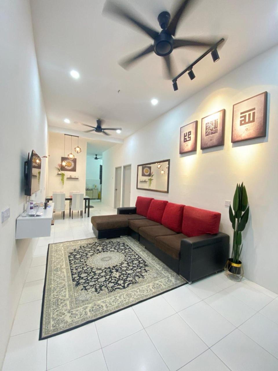 Three-Bedroom House photo 1