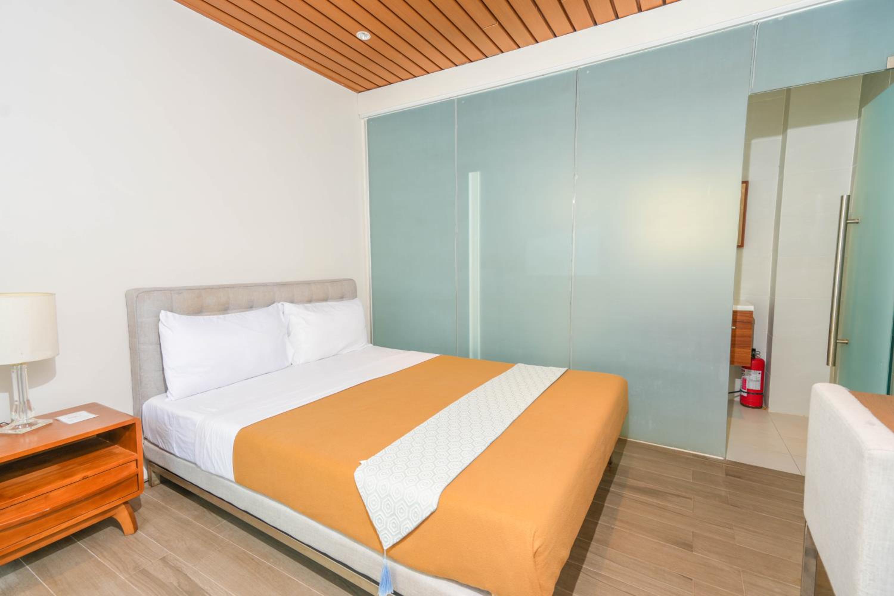Queen Room with Pool View