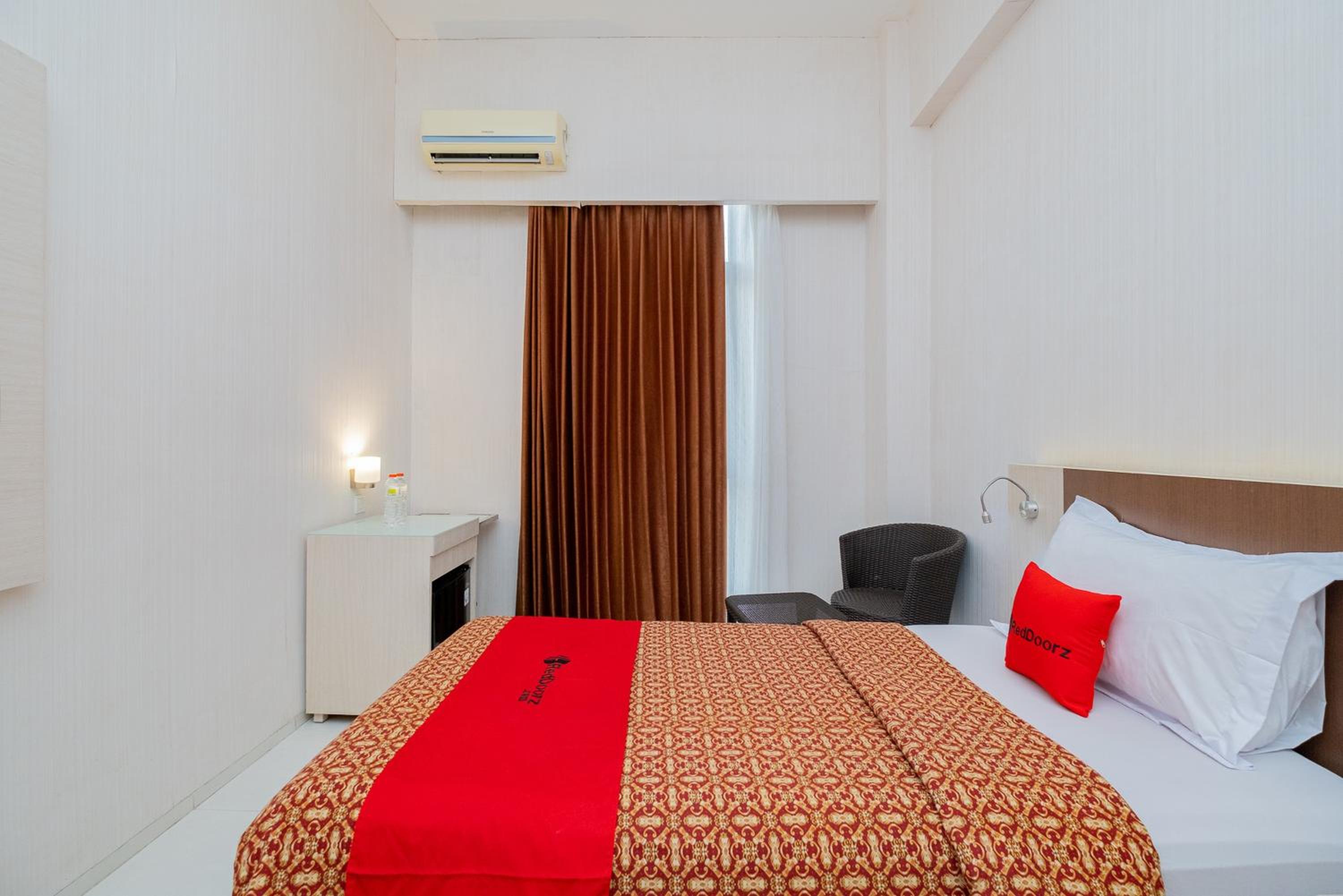 Standard Twin Room - Photo 4