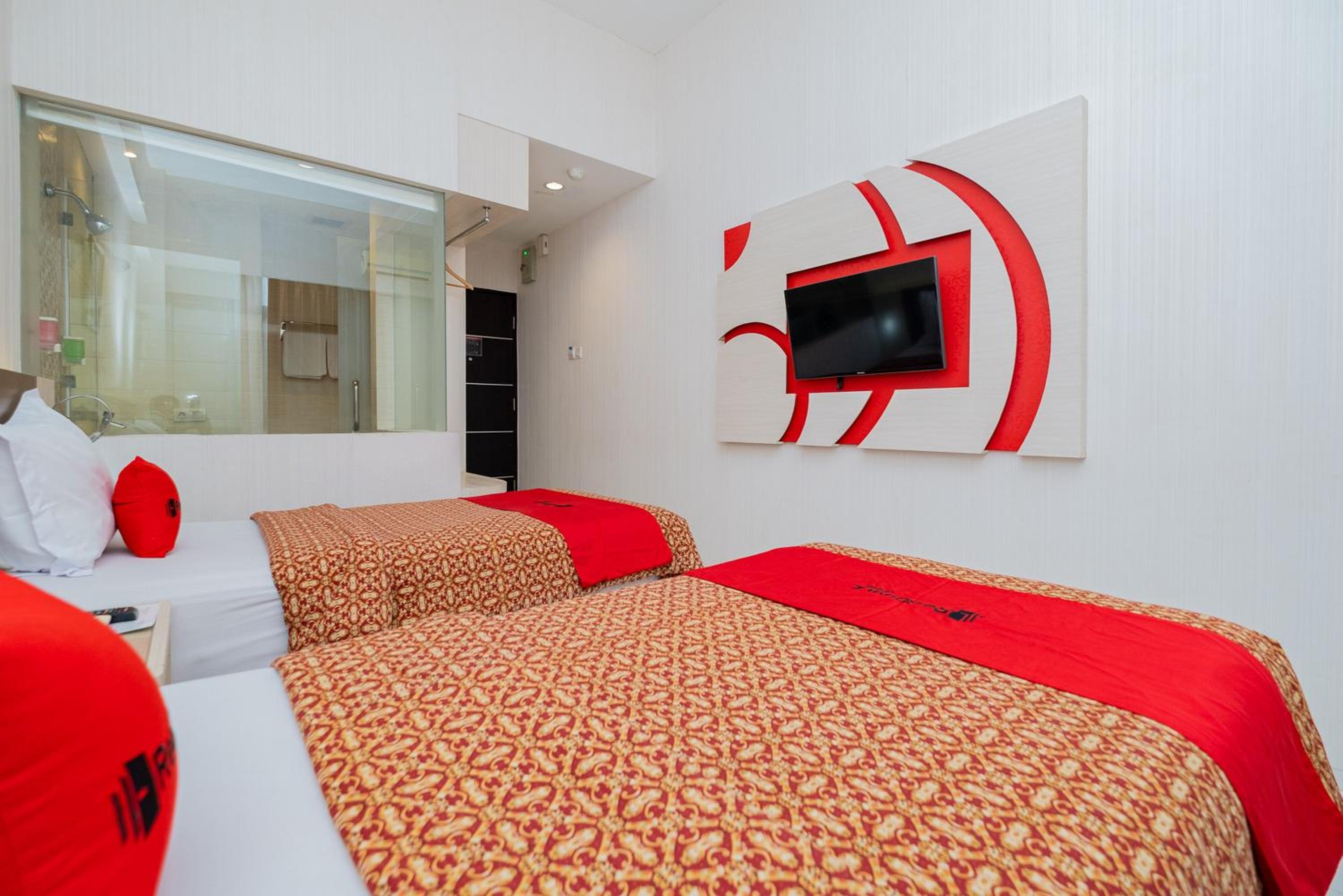 Standard Twin Room - Photo 7