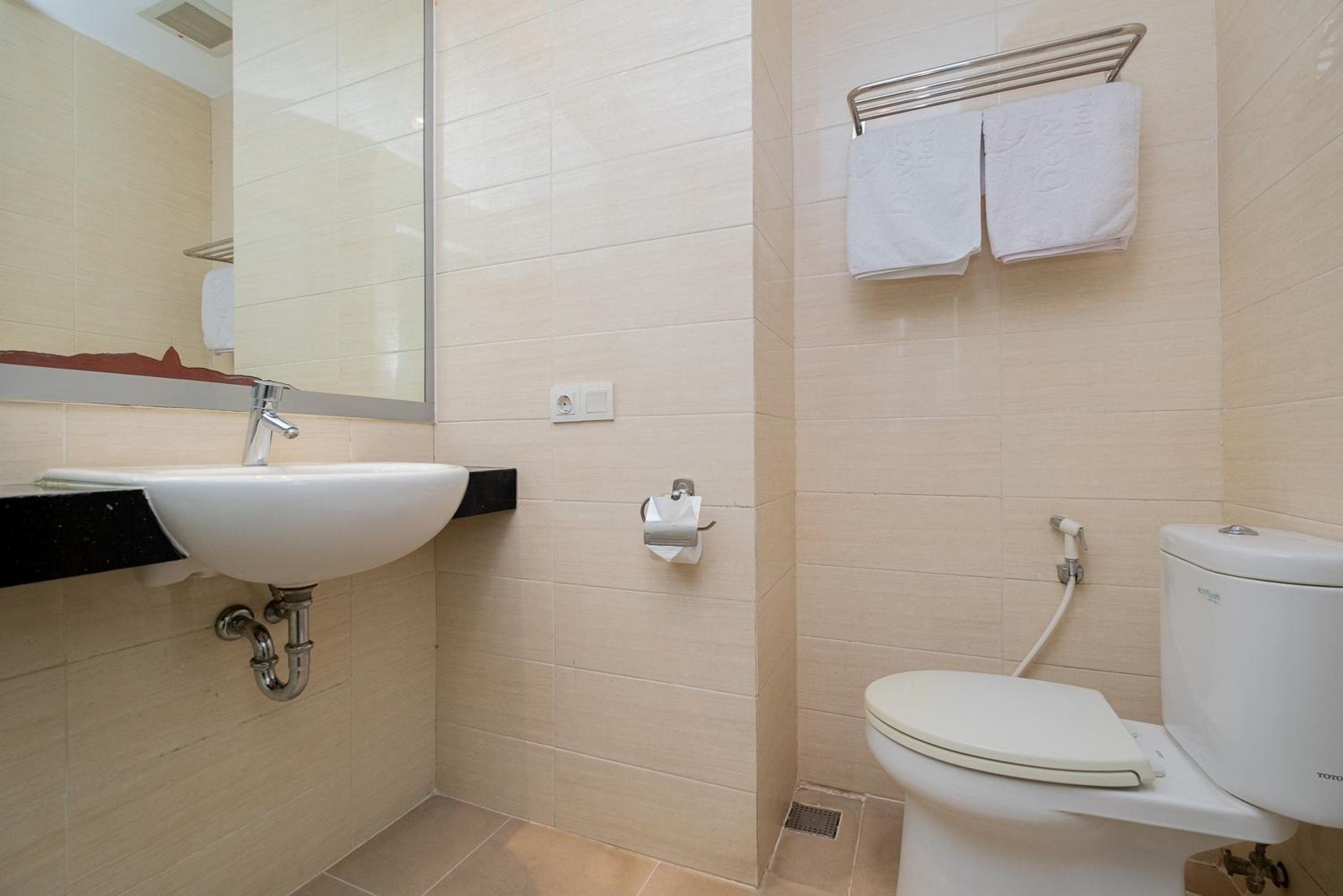Standard Twin Room - Photo 10