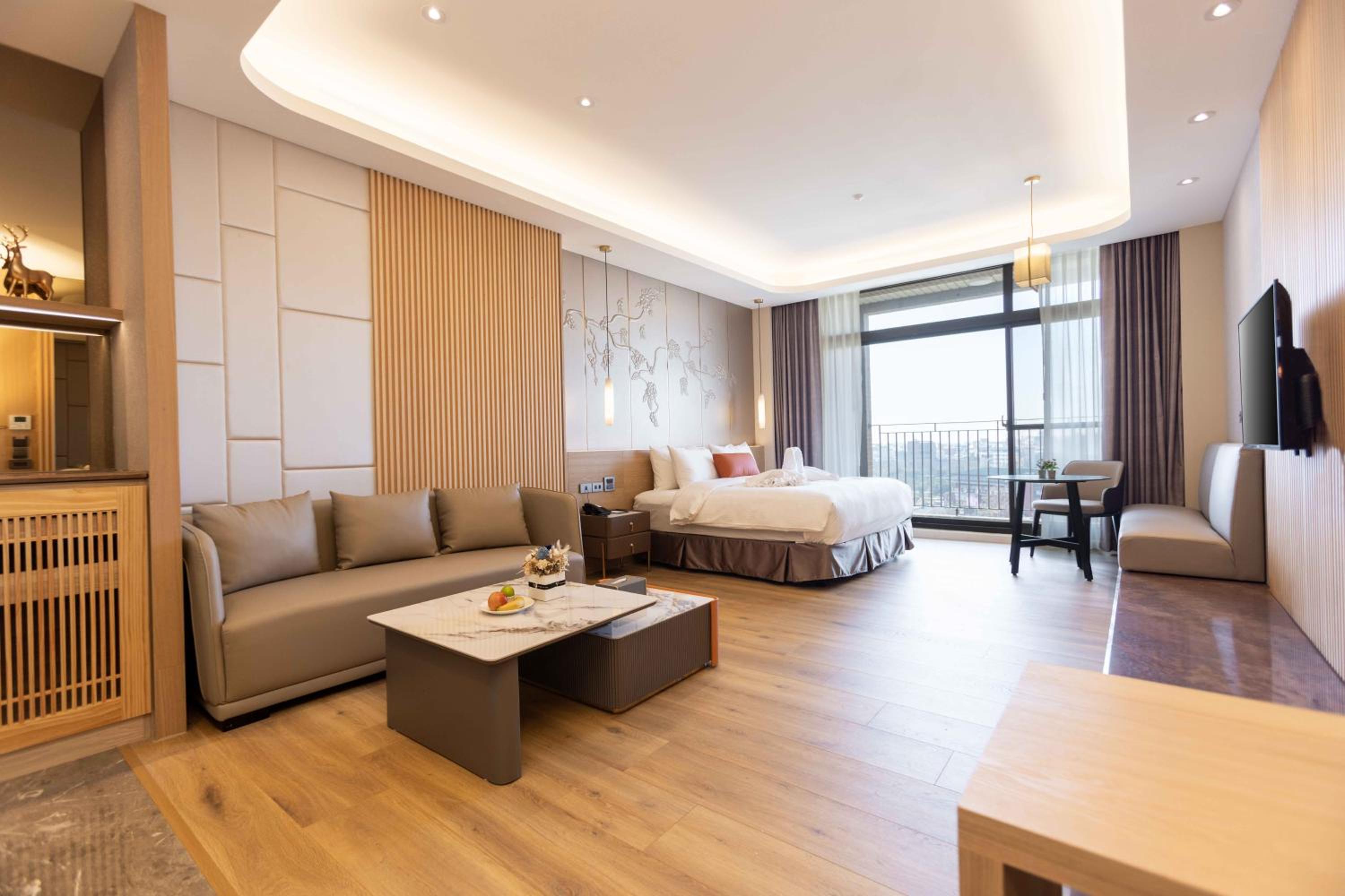 Queen Room with Balcony