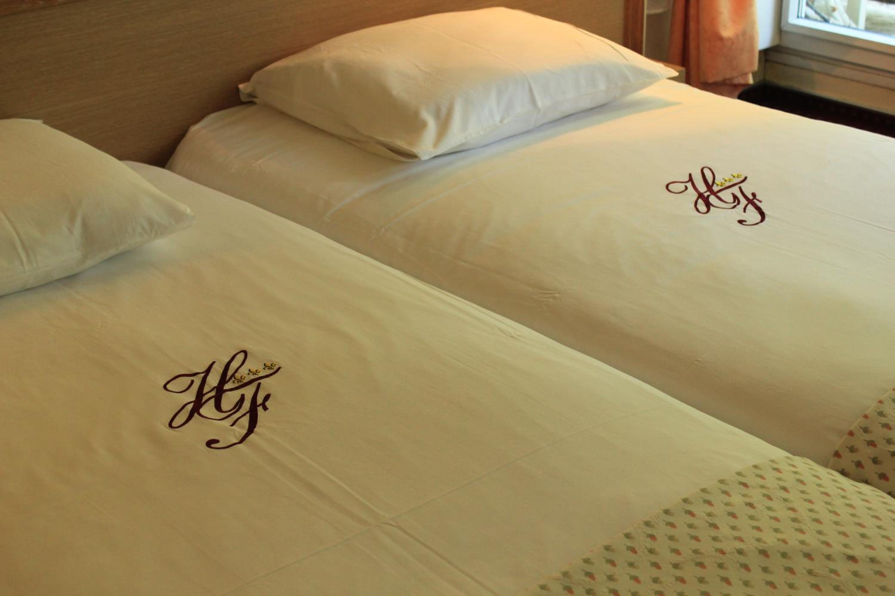 Double or Twin Room - Photo 4