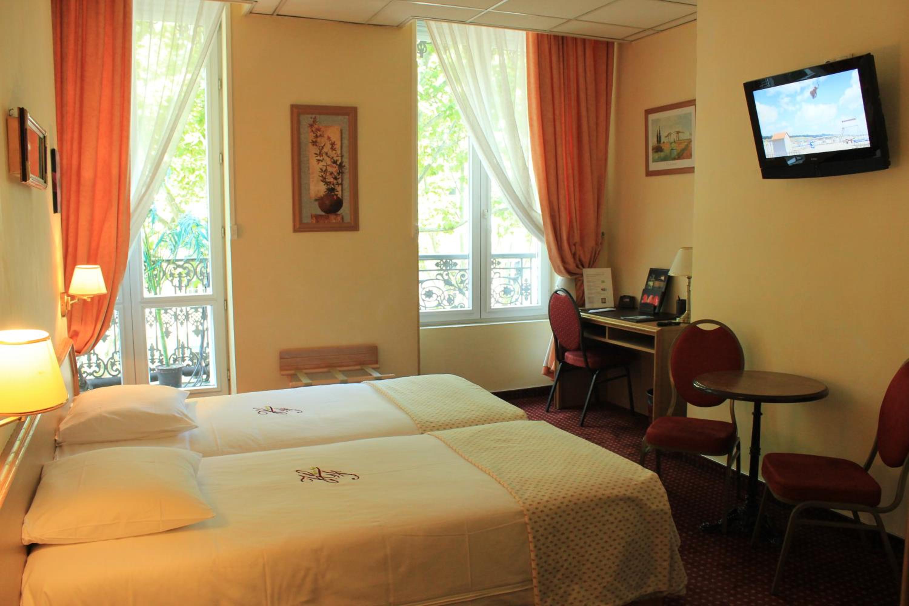 Double or Twin Room - Photo 1