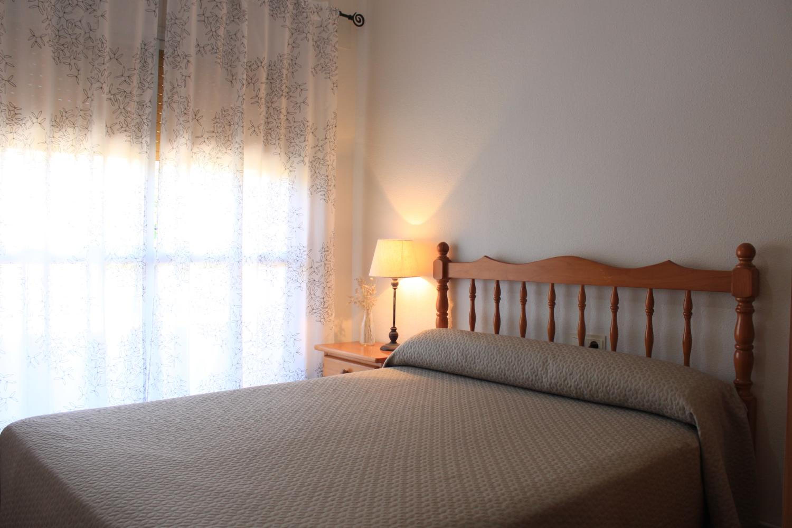 Double Room with Private Bathroom - Photo 3