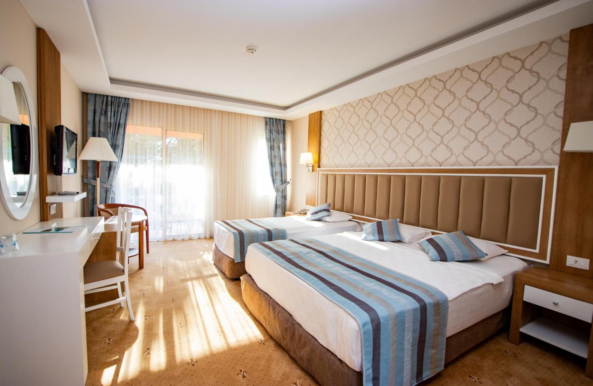 Superior Double or Twin Room with Mountain View
