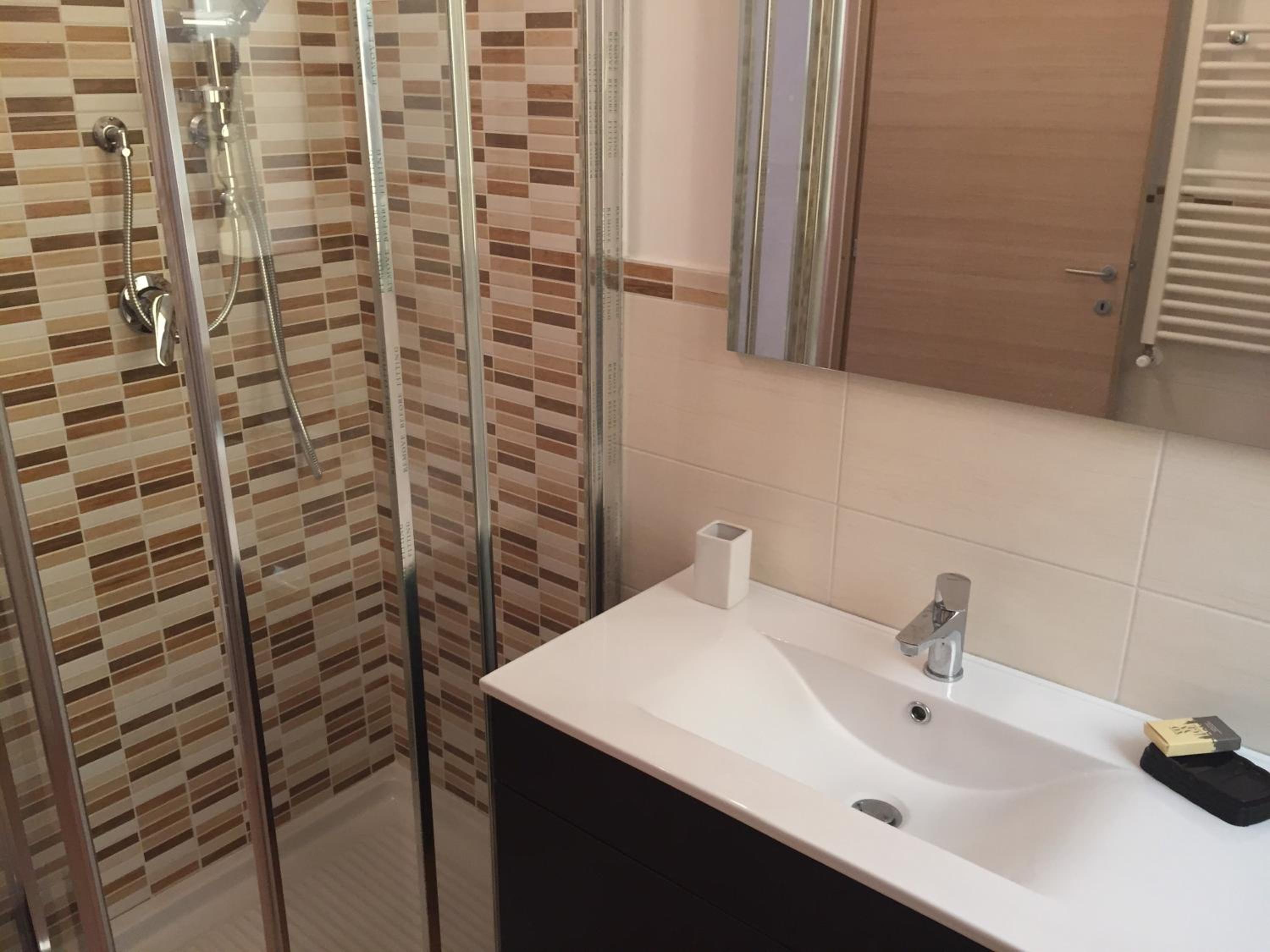 Double Room with Private Bathroom photo 2