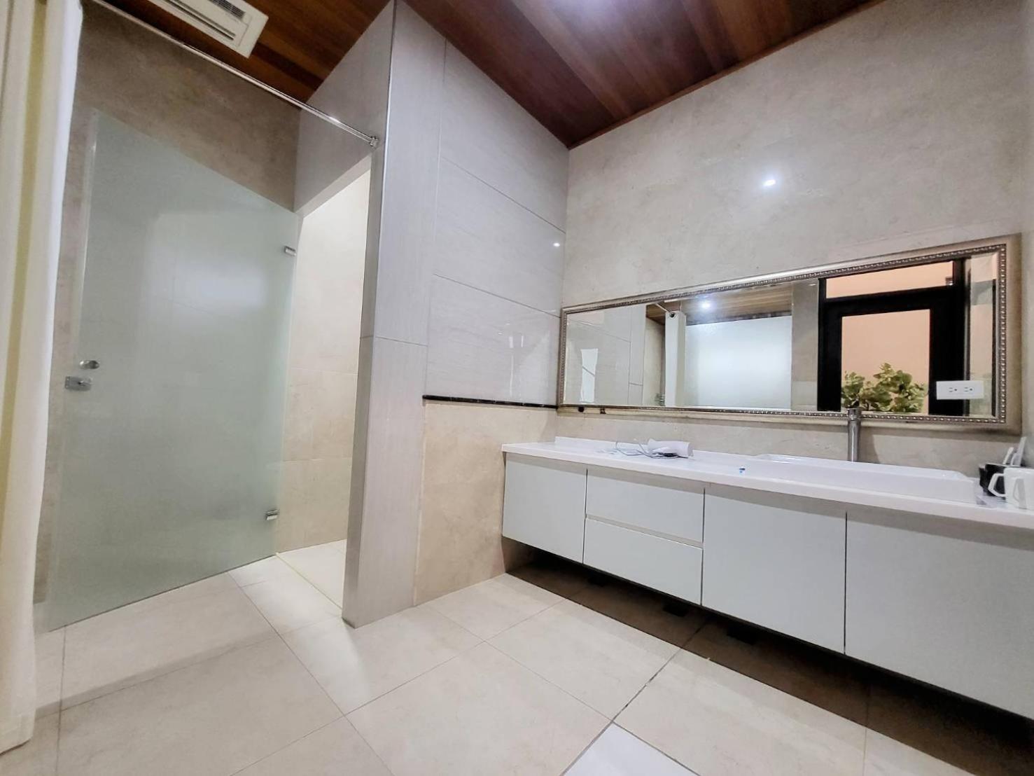 Quadruple Room with Balcony photo 2