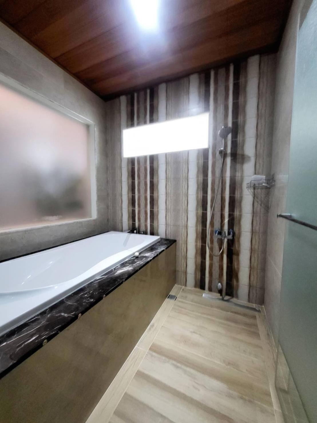 Quadruple Room with Balcony photo 3