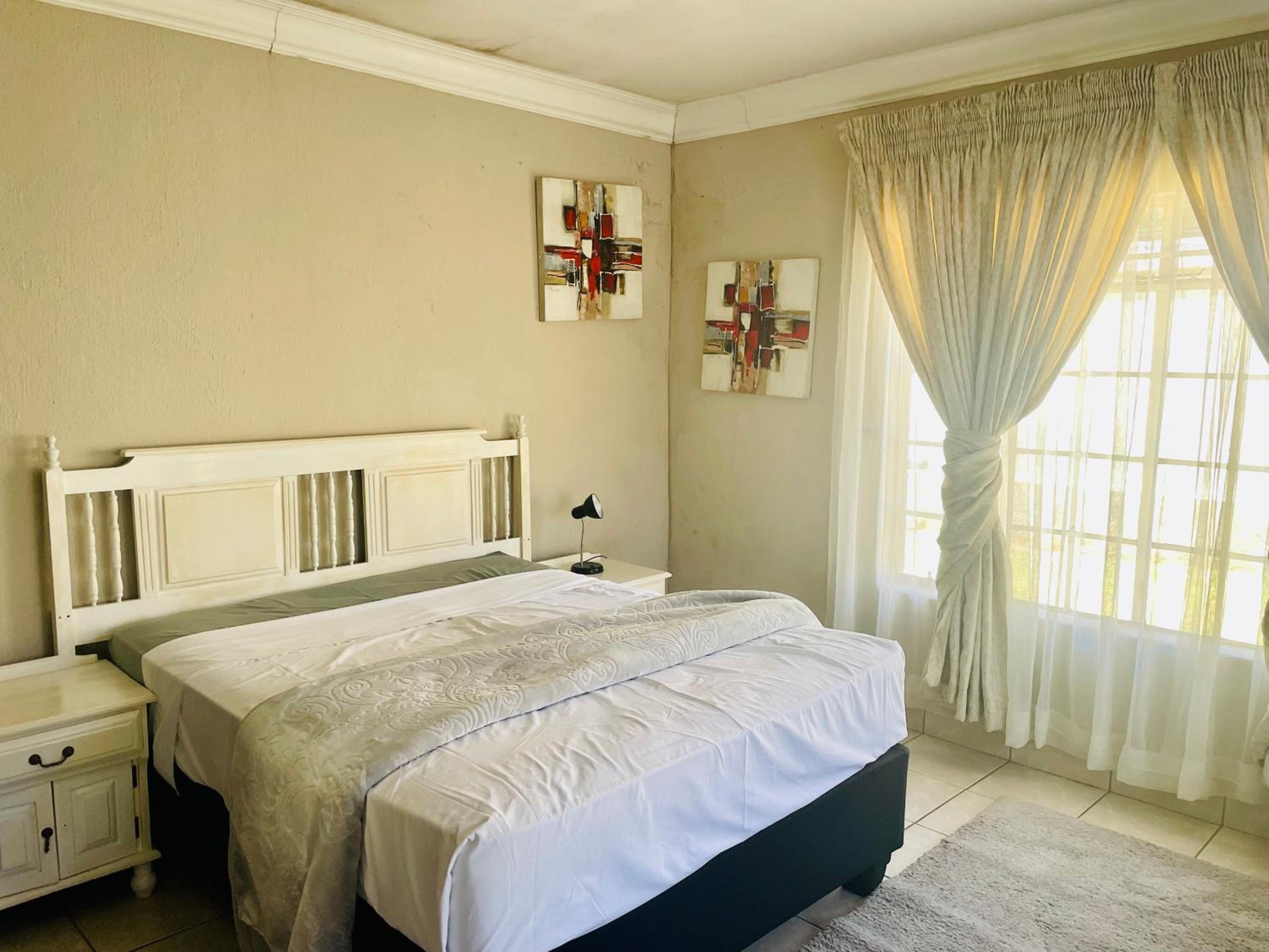 Four-Bedroom House photo 1