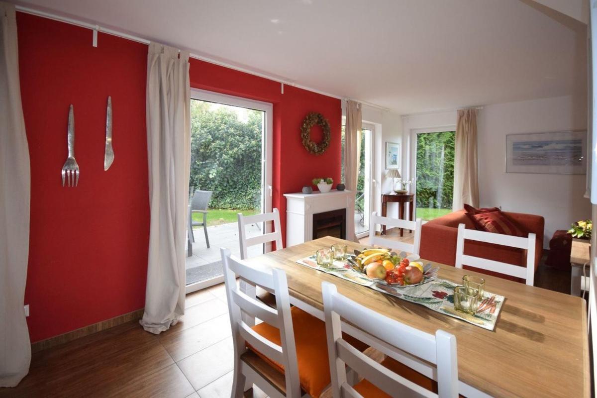 Three-Bedroom House photo 3