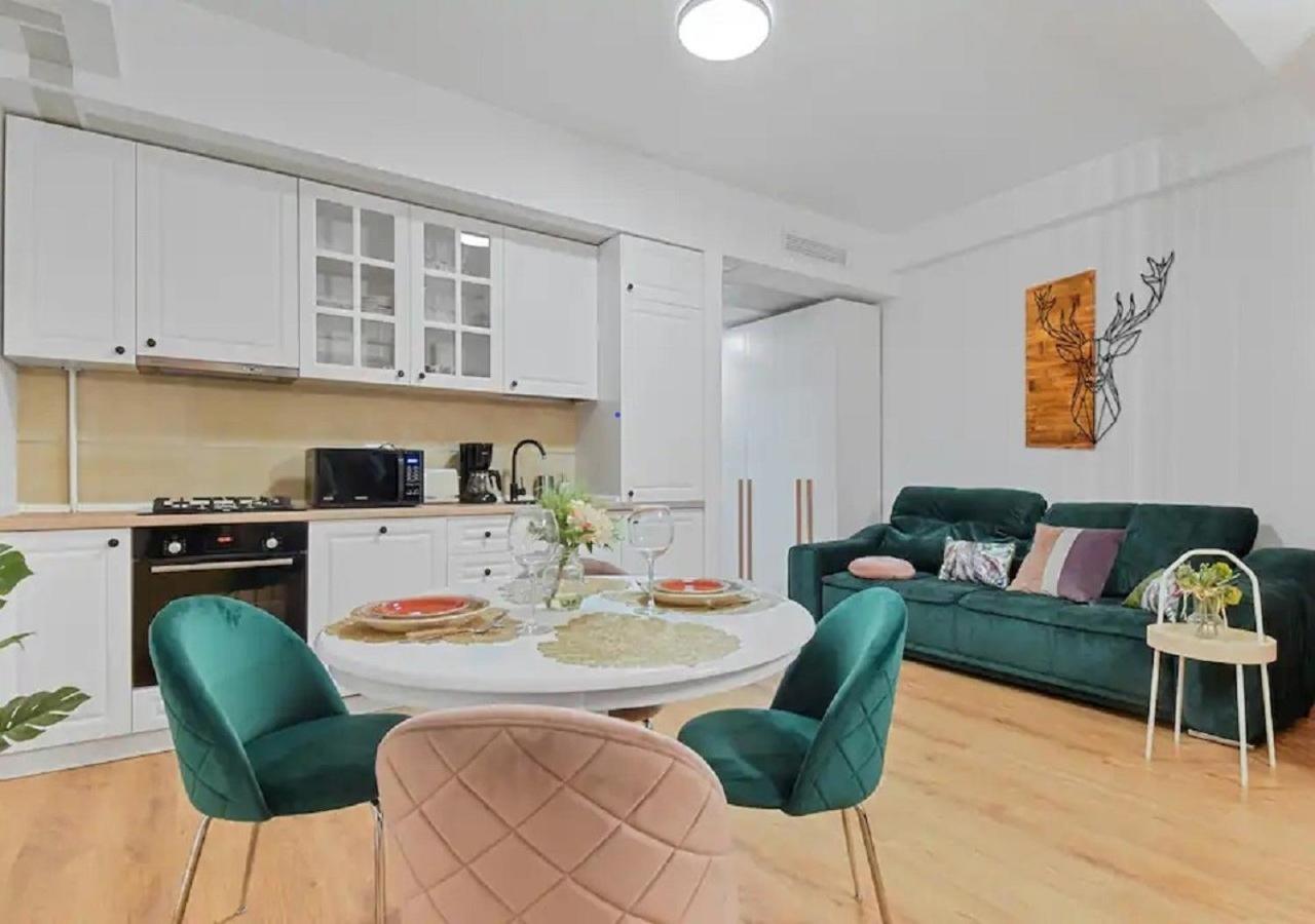 One-Bedroom Apartment - Photo 12