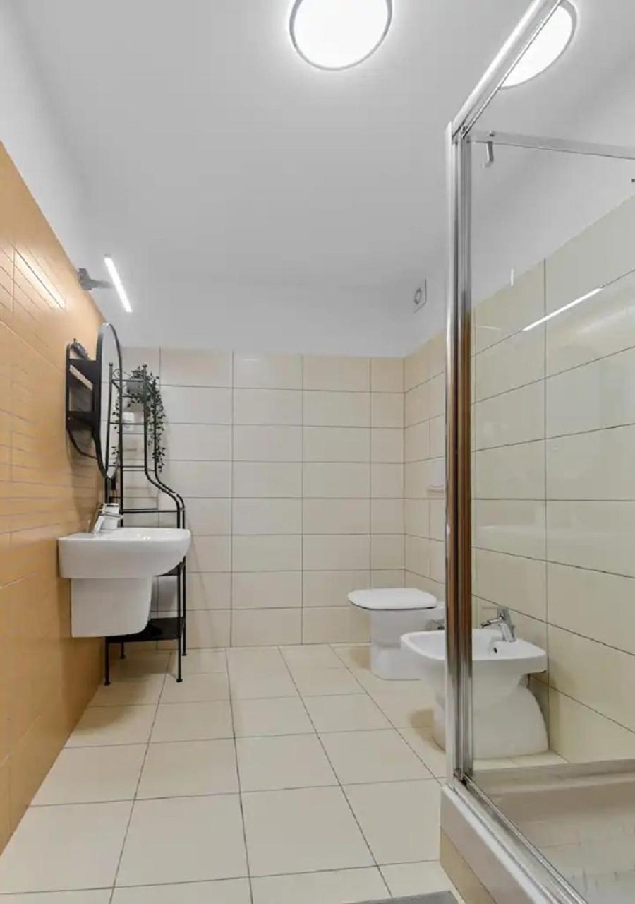 One-Bedroom Apartment - Photo 16
