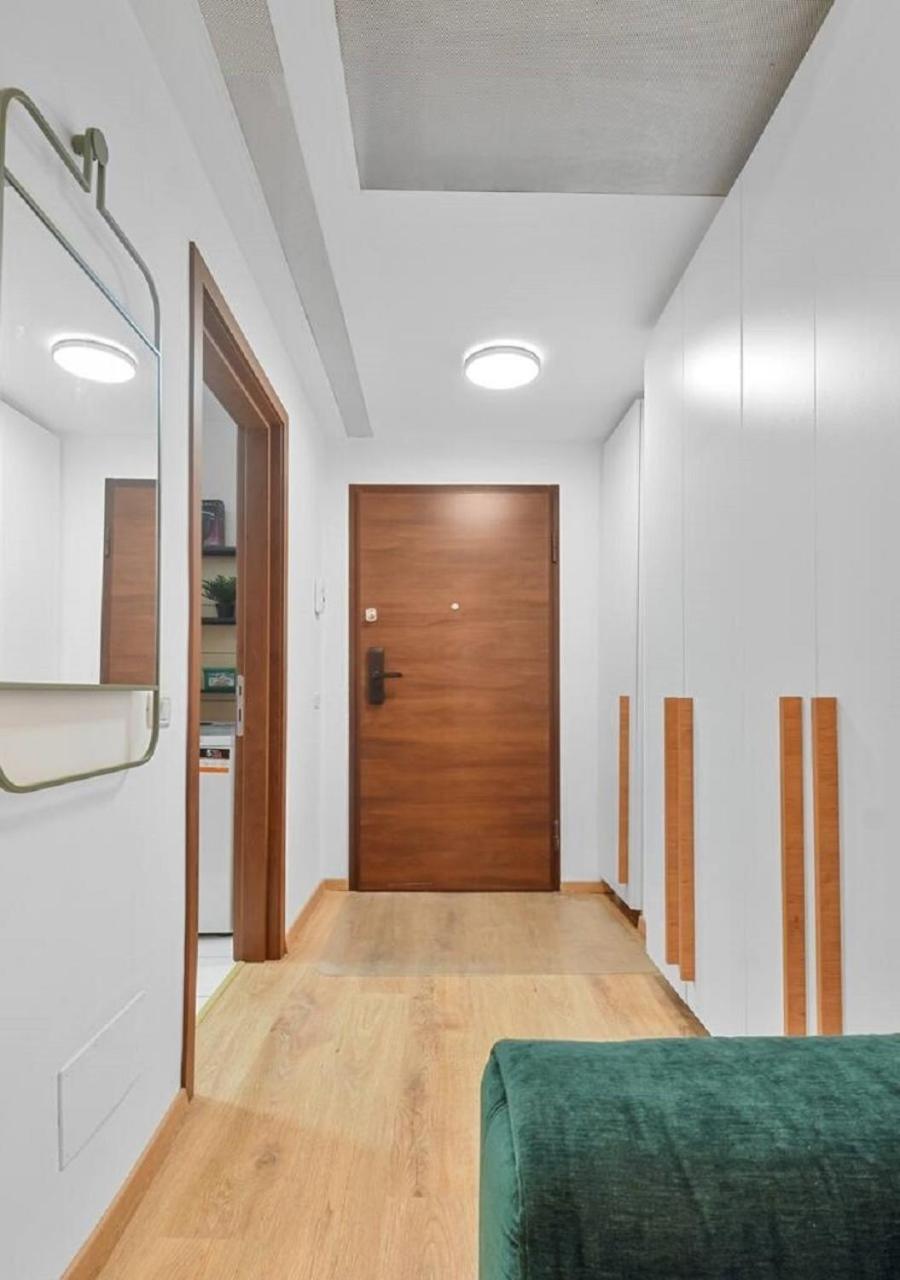 One-Bedroom Apartment - Photo 1