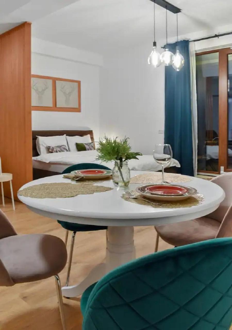 One-Bedroom Apartment - Photo 8