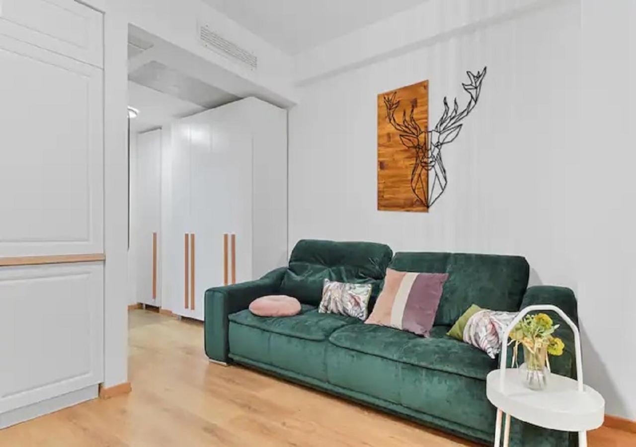 One-Bedroom Apartment - Photo 14