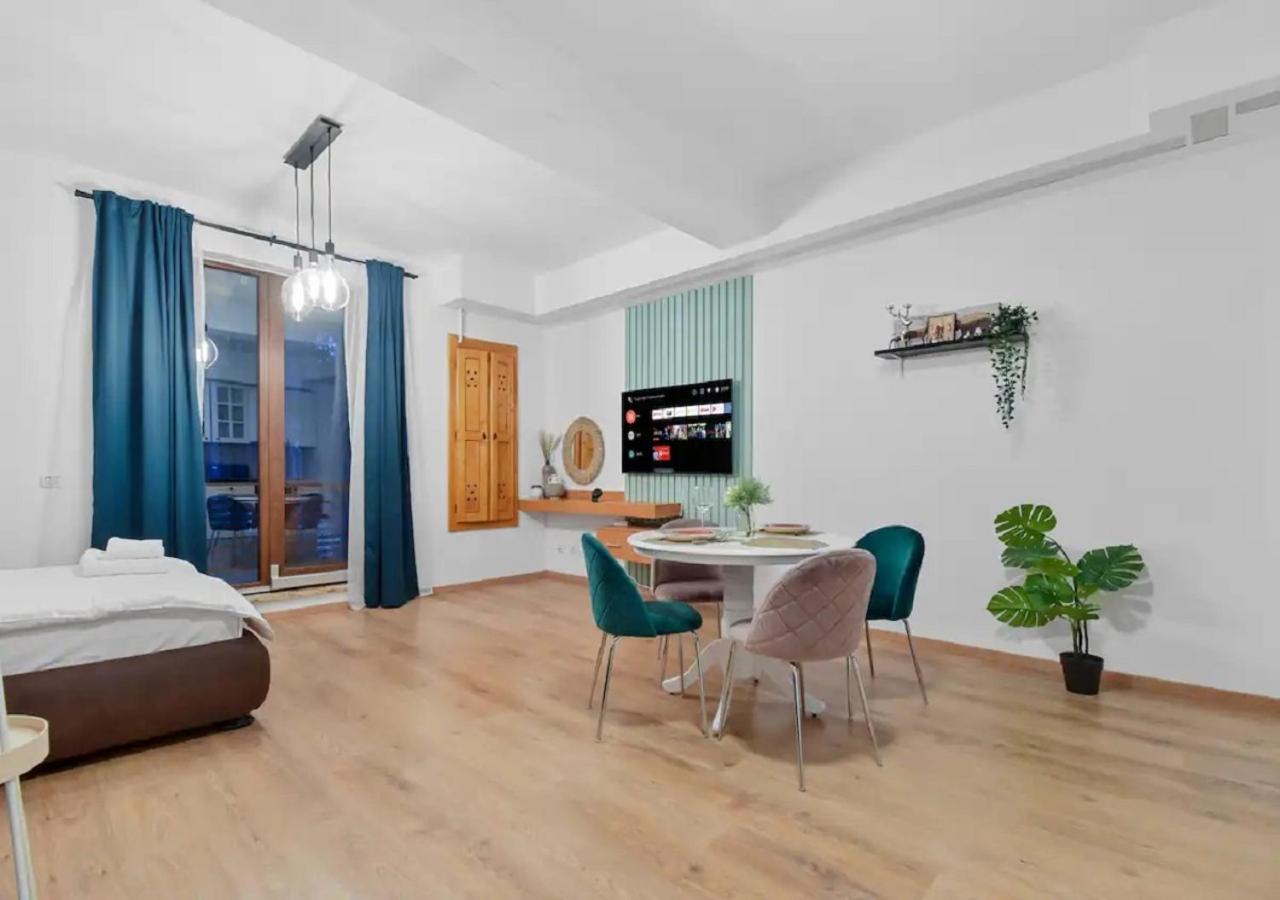 One-Bedroom Apartment - Photo 15
