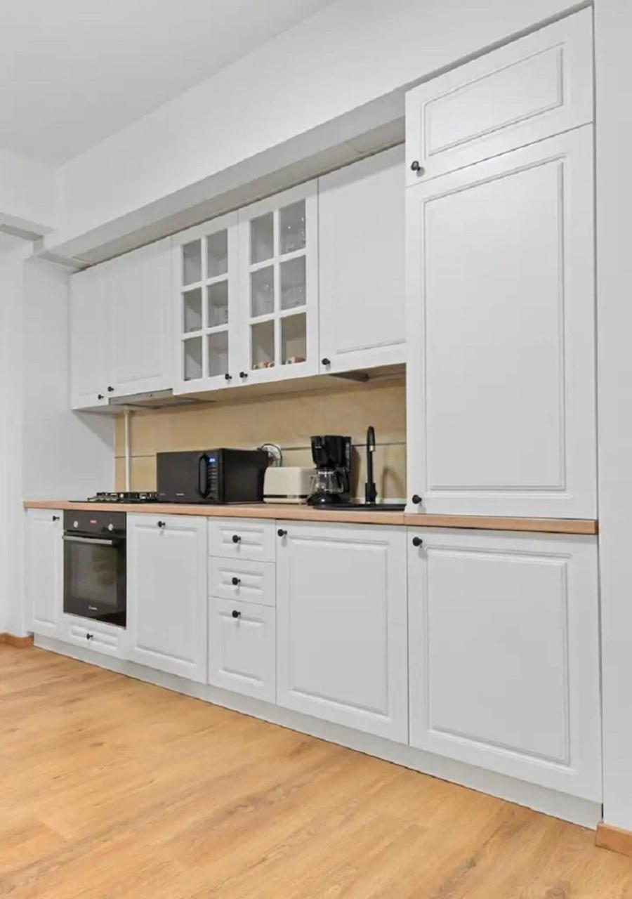 One-Bedroom Apartment - Photo 11