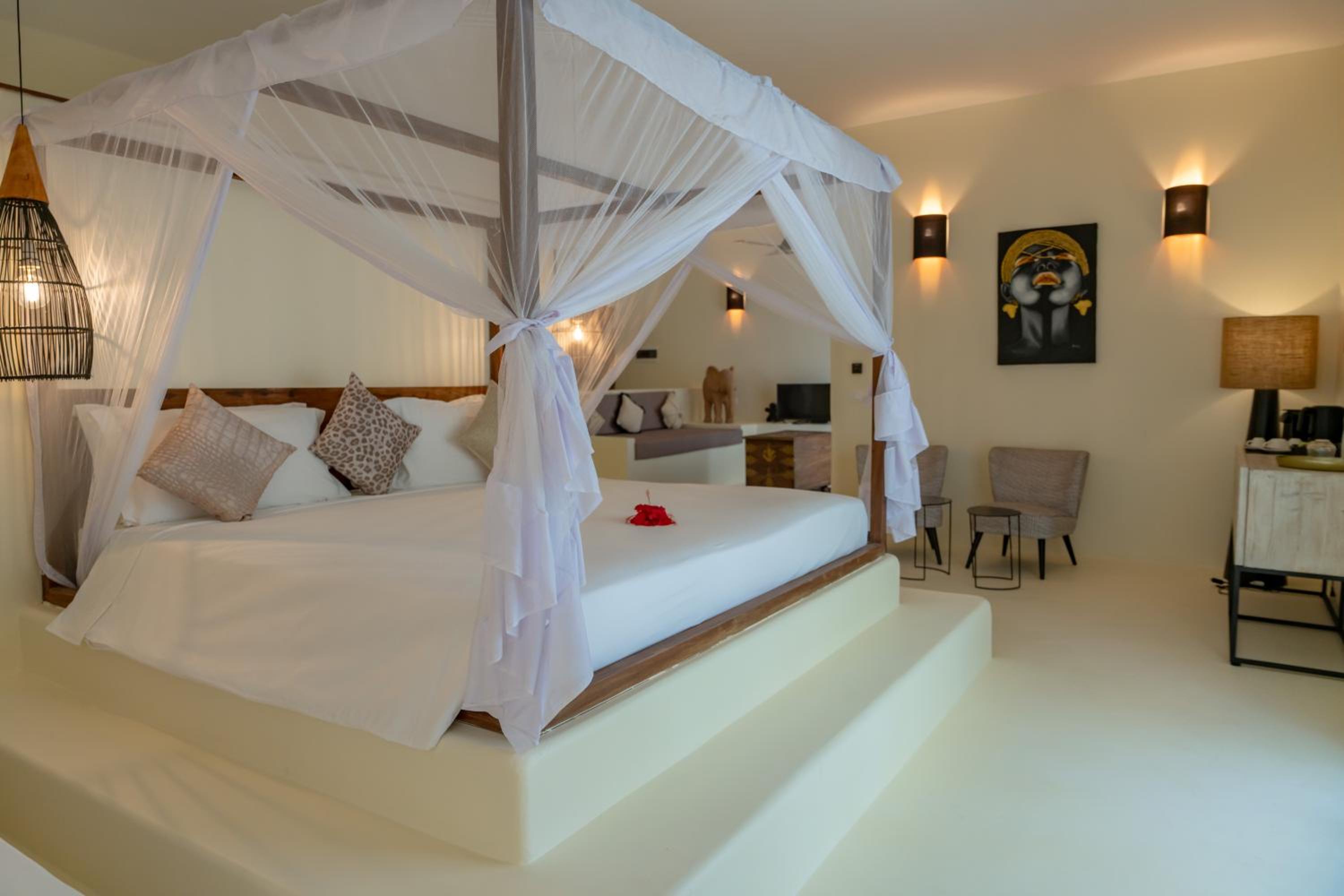 Loft Beach Front with Balcony - Photo 9