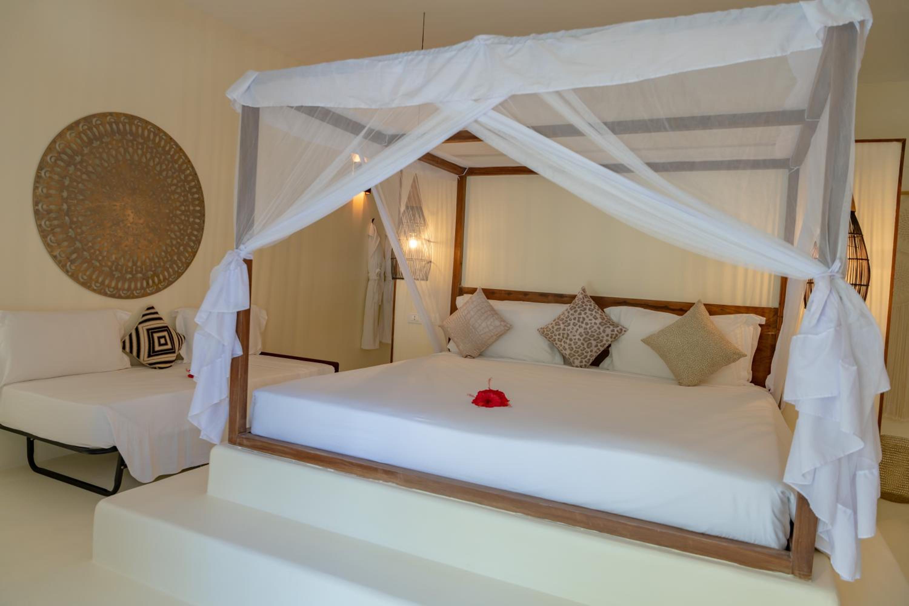 Loft Beach Front with Balcony - Photo 14