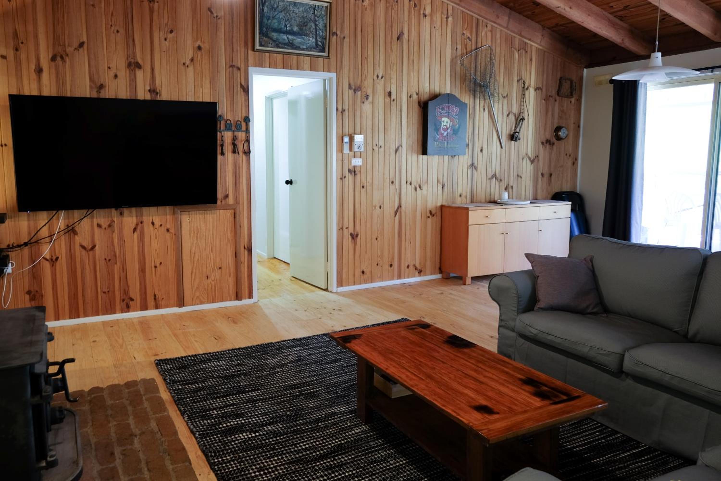 Three-Bedroom House photo 3
