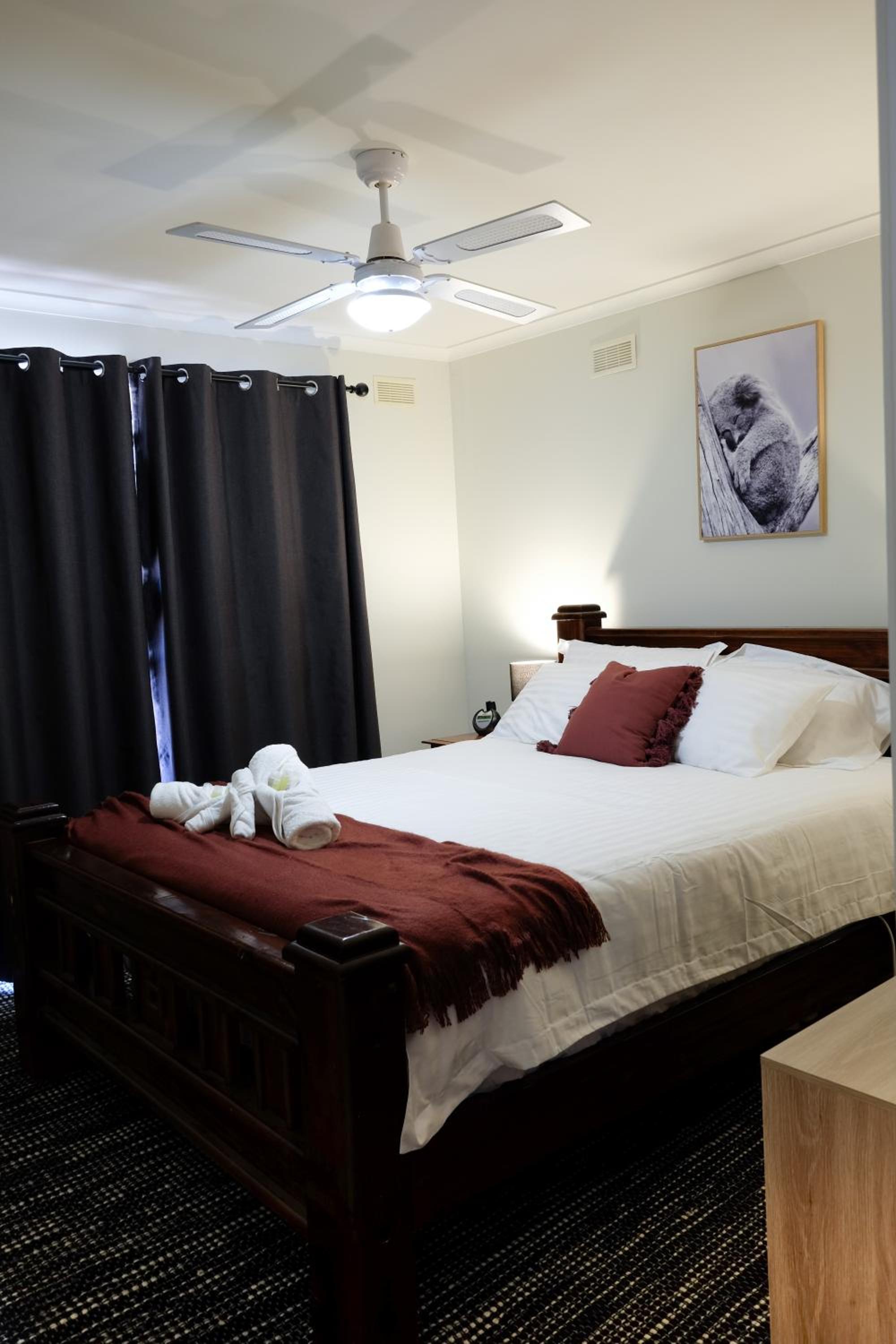 Three-Bedroom House photo 2