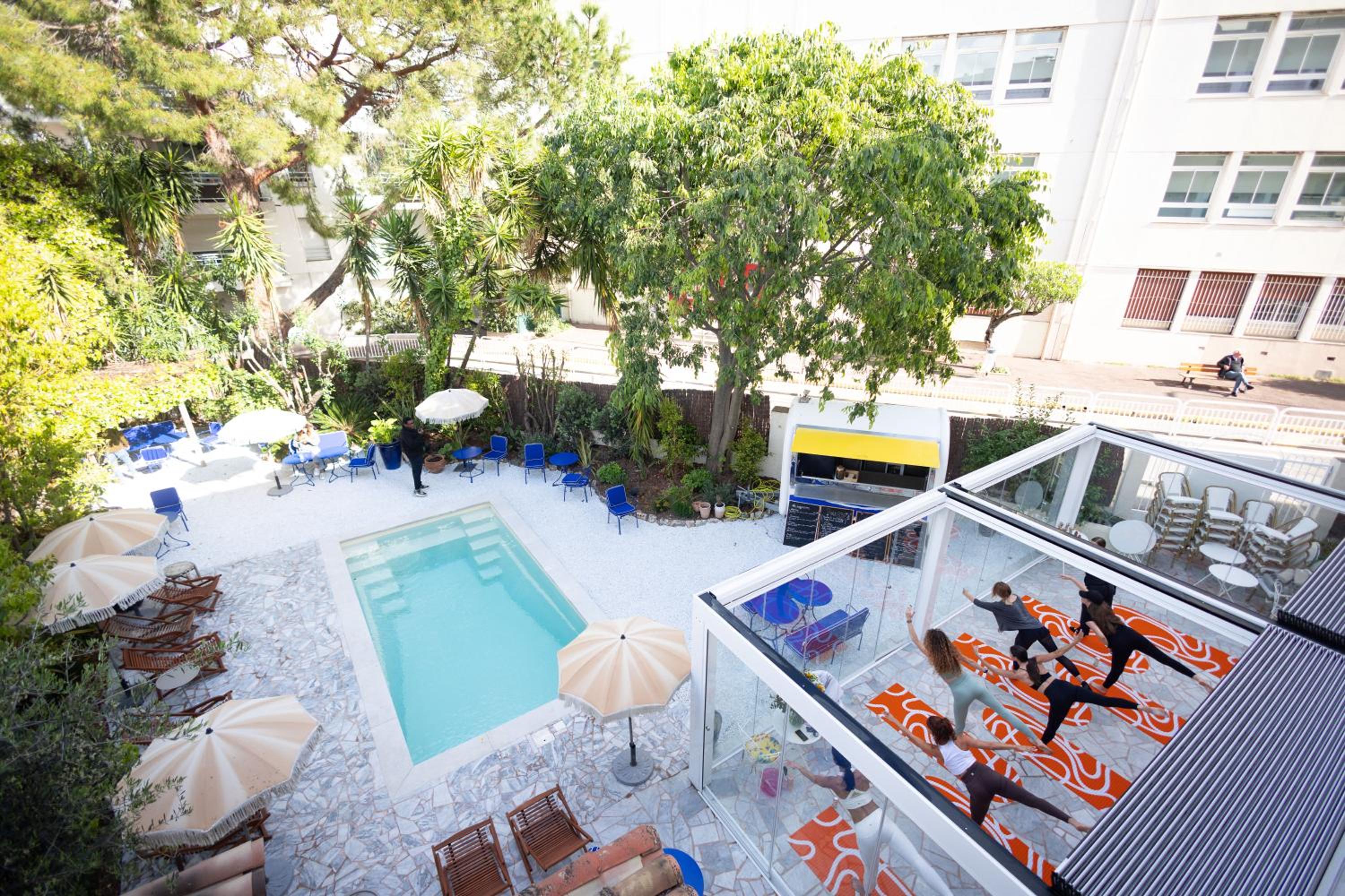 Standard Double or Twin Room with Garden View - Photo 3