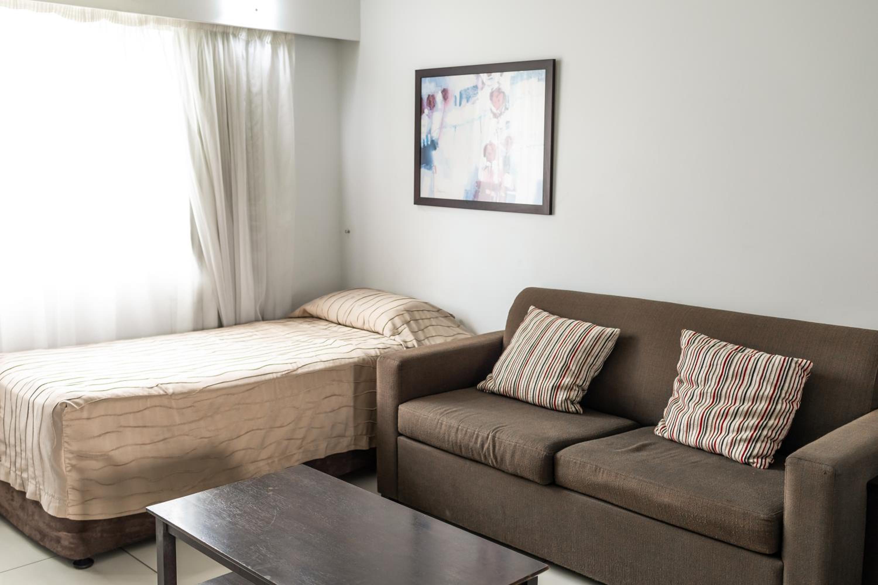 Family Room - Photo 15
