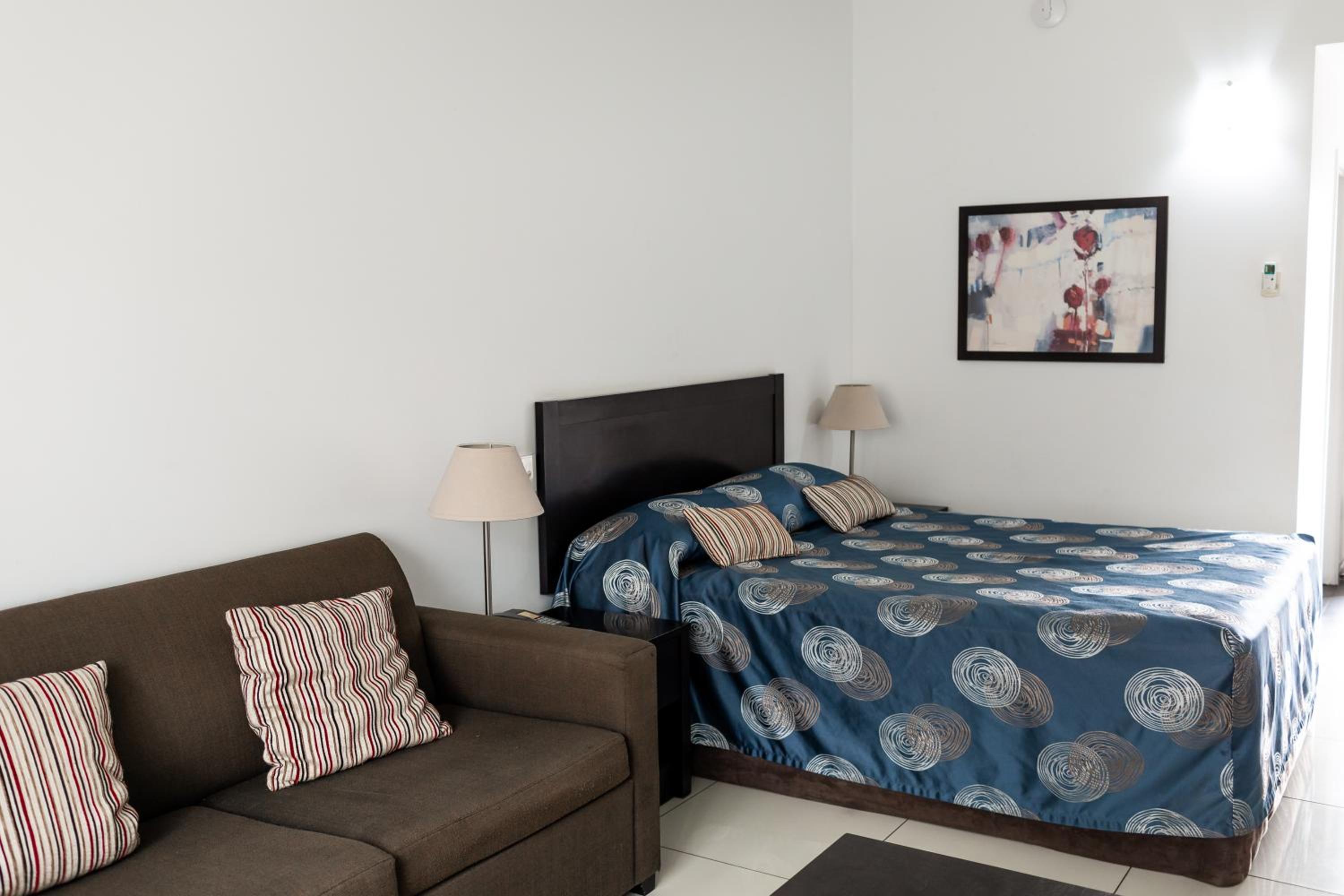 Family Room - Photo 20