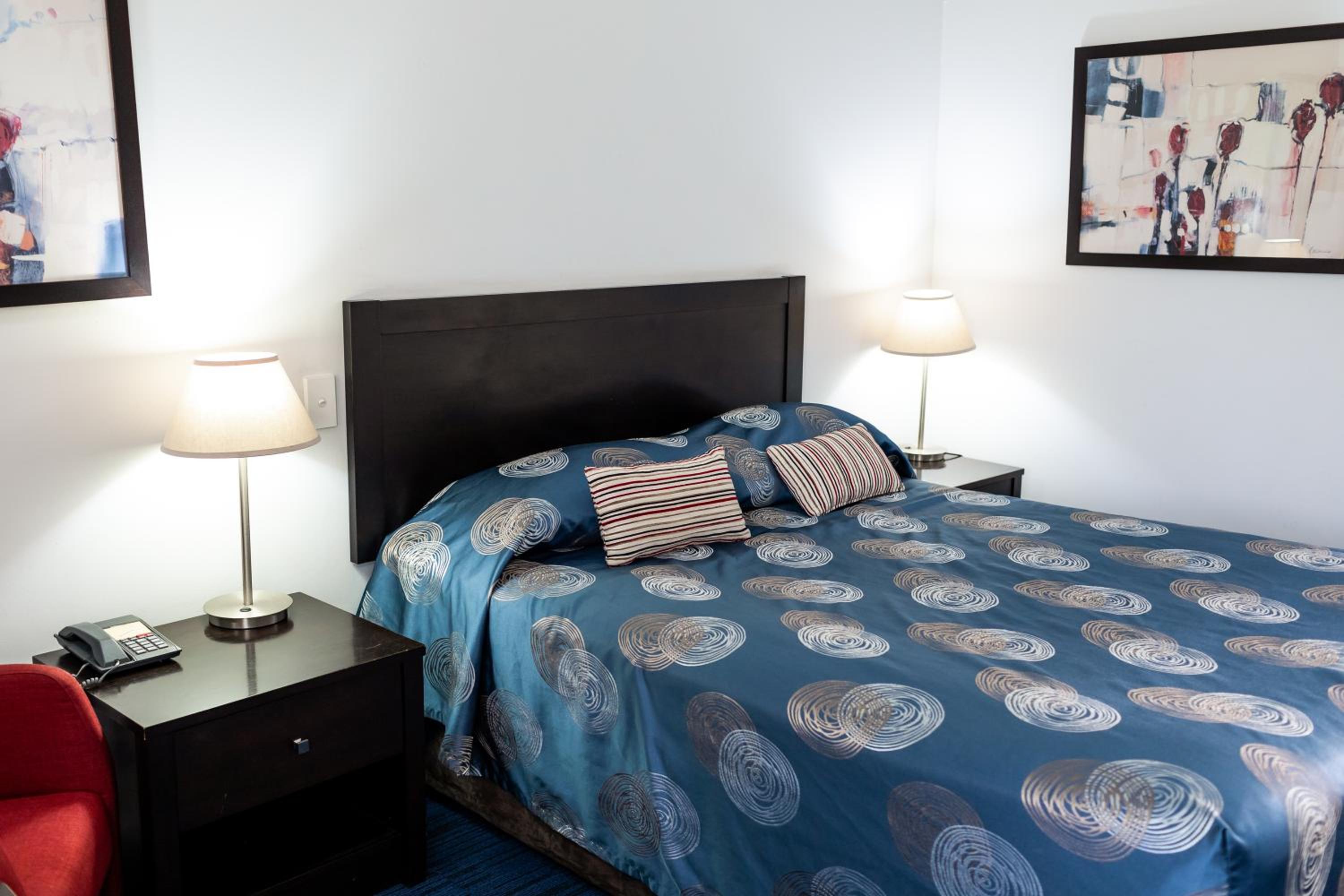 Double Room with Patio - Photo 16