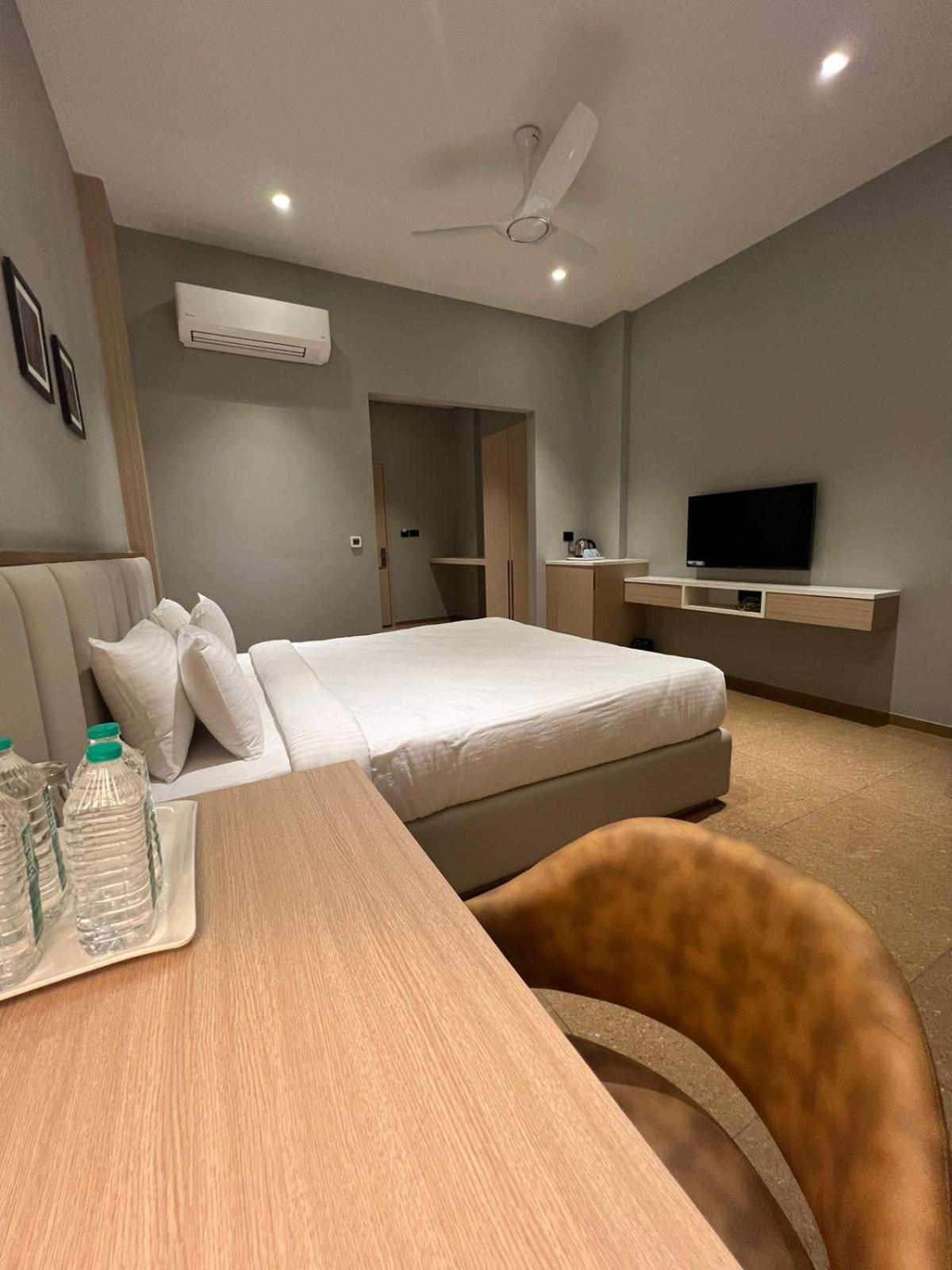 Superior King Room