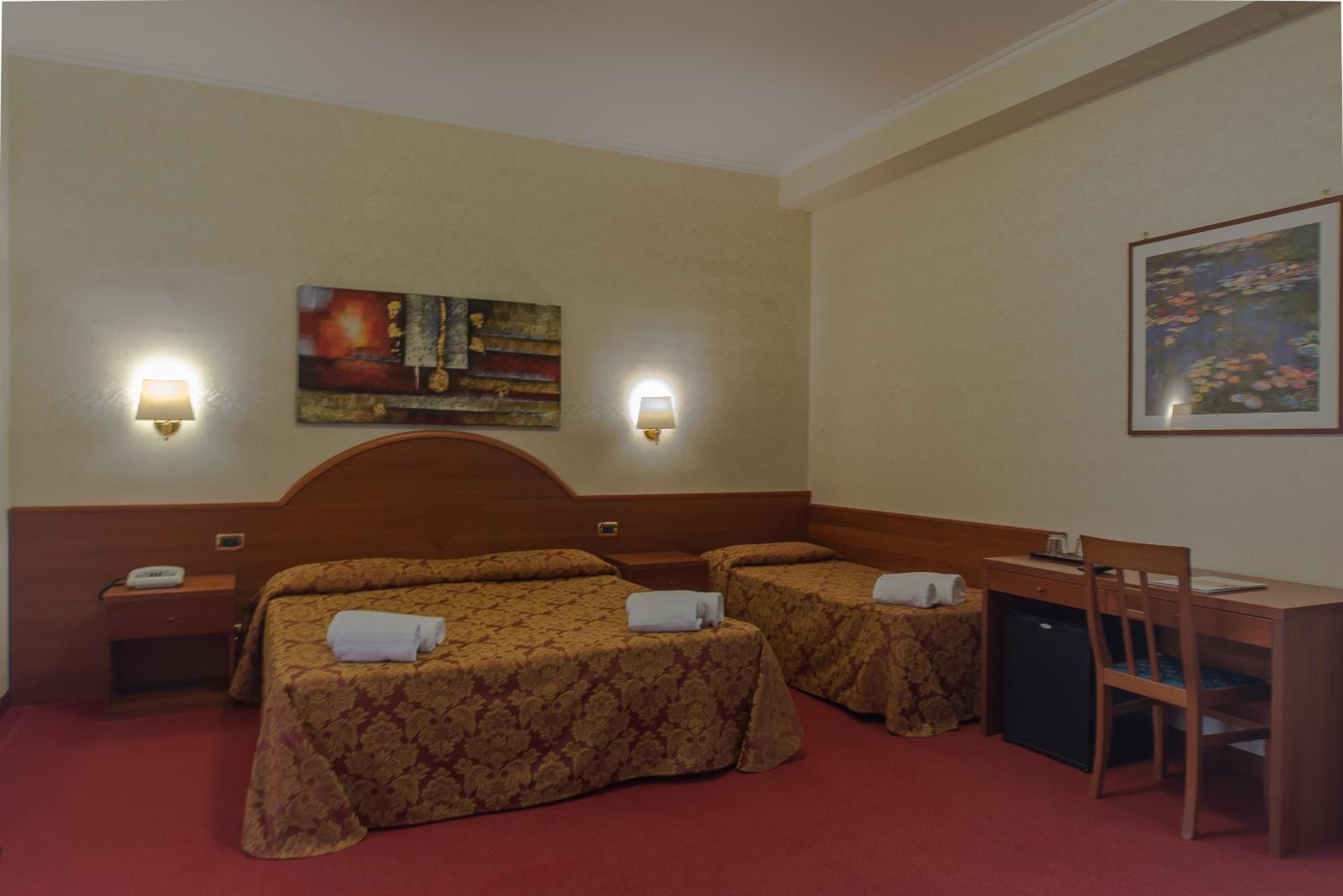 Standard Quadruple Room - Photo 6