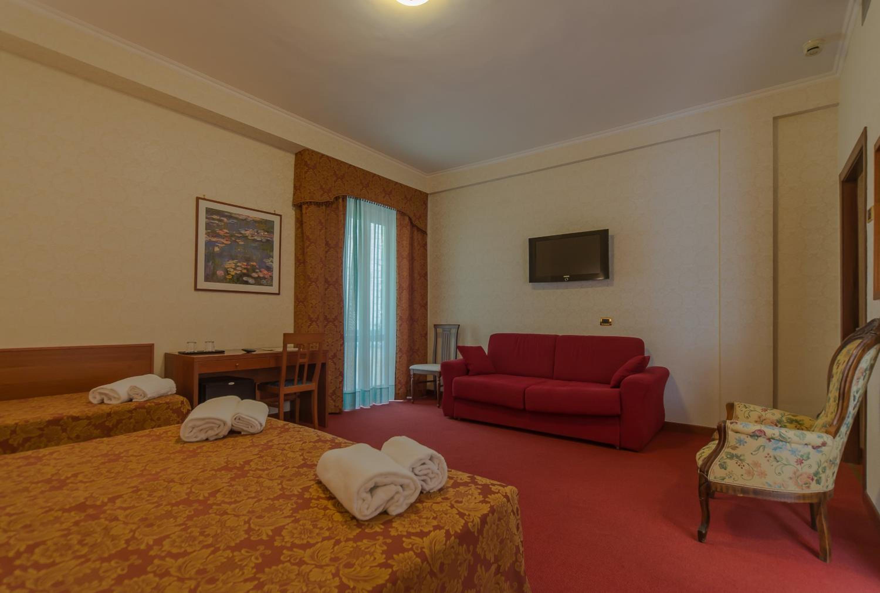 Standard Quadruple Room - Photo 3