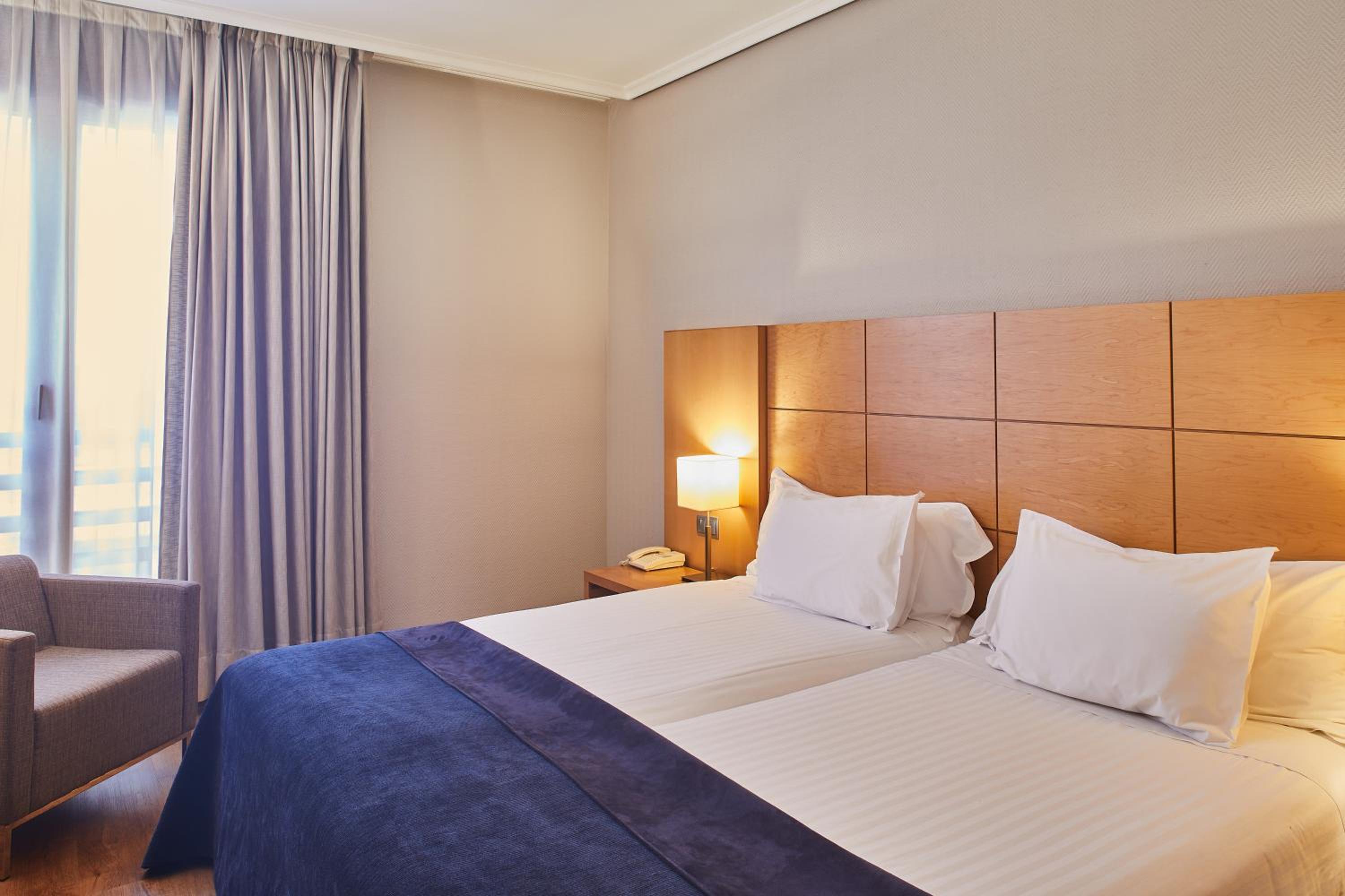 Standard Double Room with Extra Bed - Photo 1
