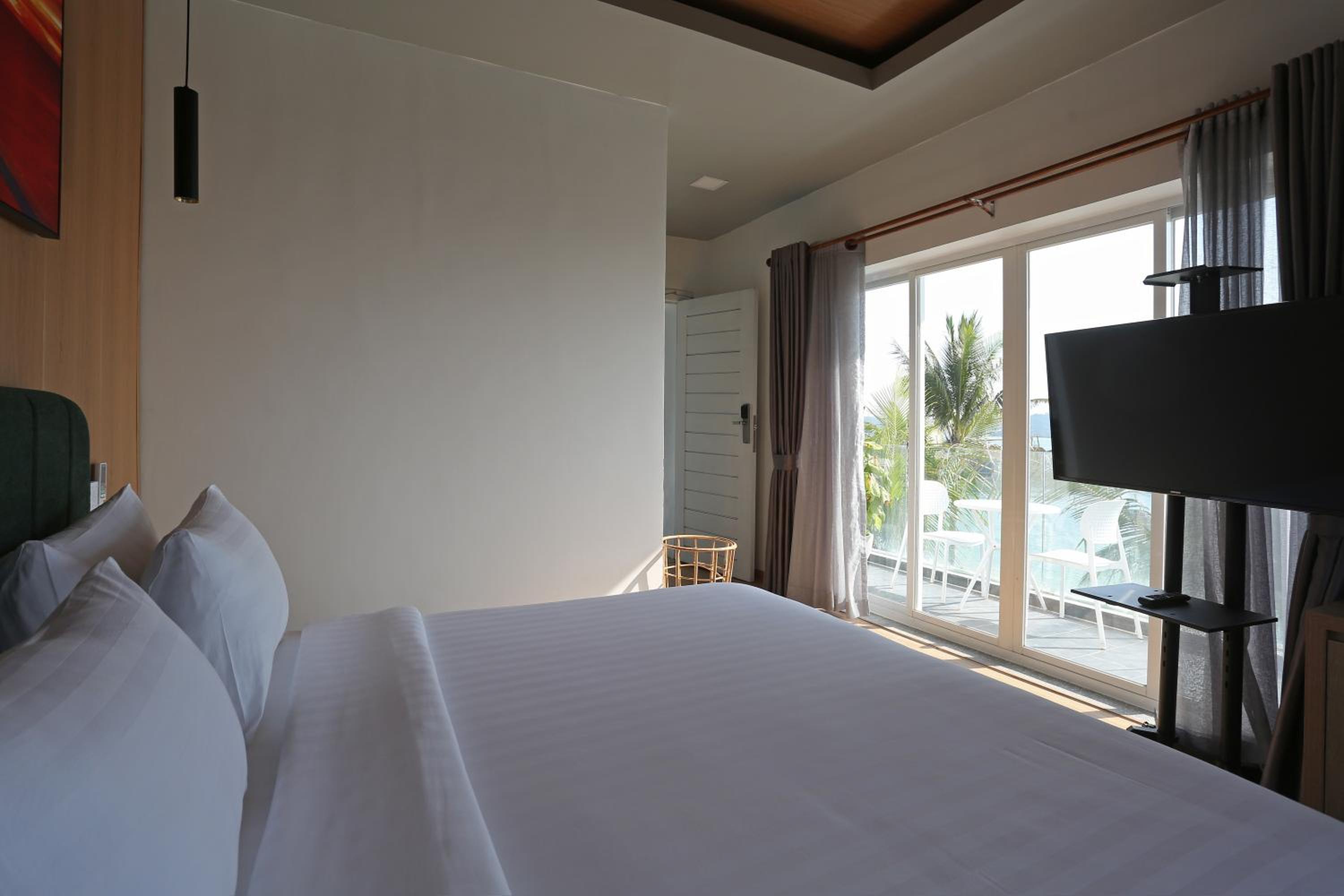 Premier Double Balcony Sea View - Photo 1